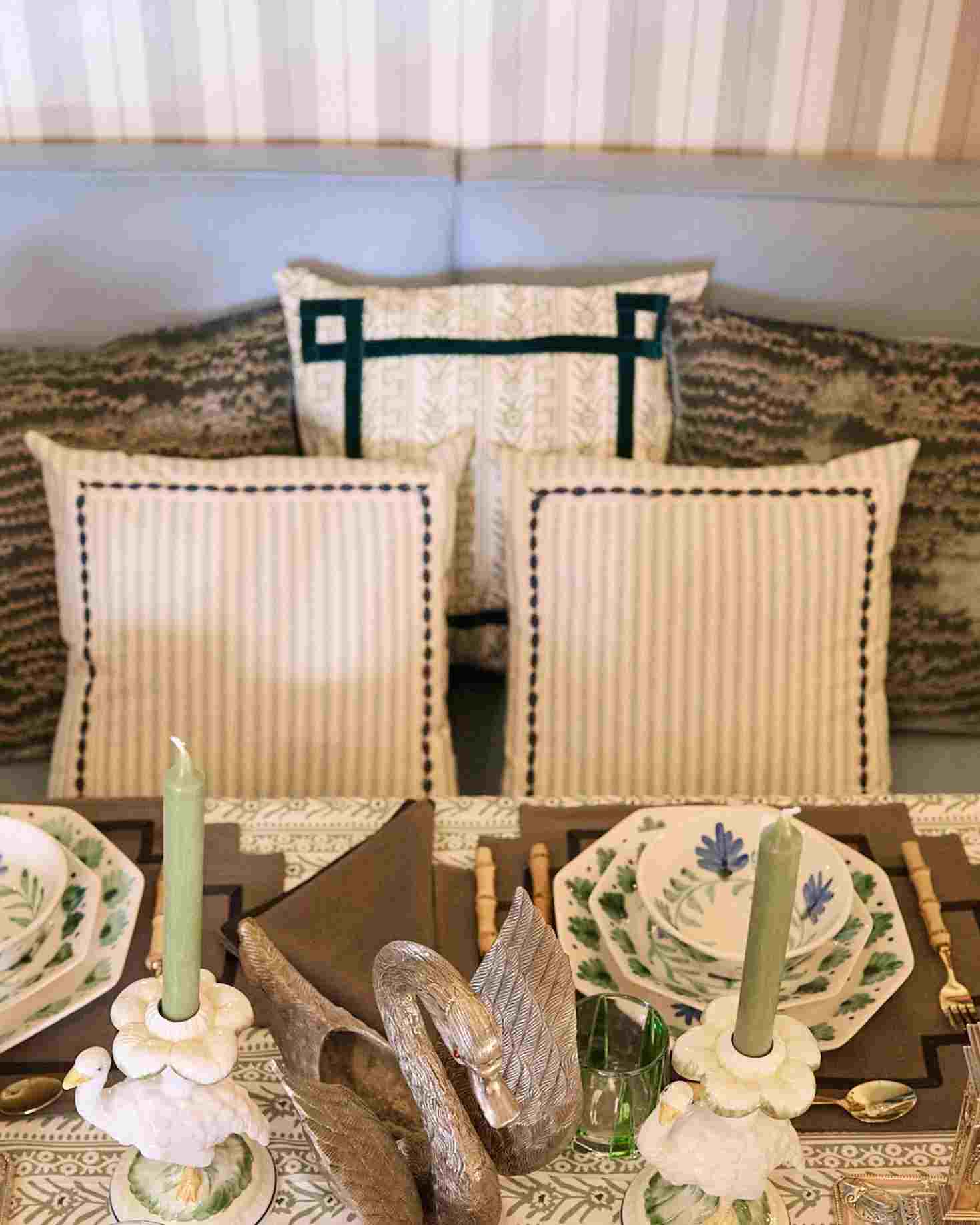 BROWN SQUARE TABLECLOTH (green)