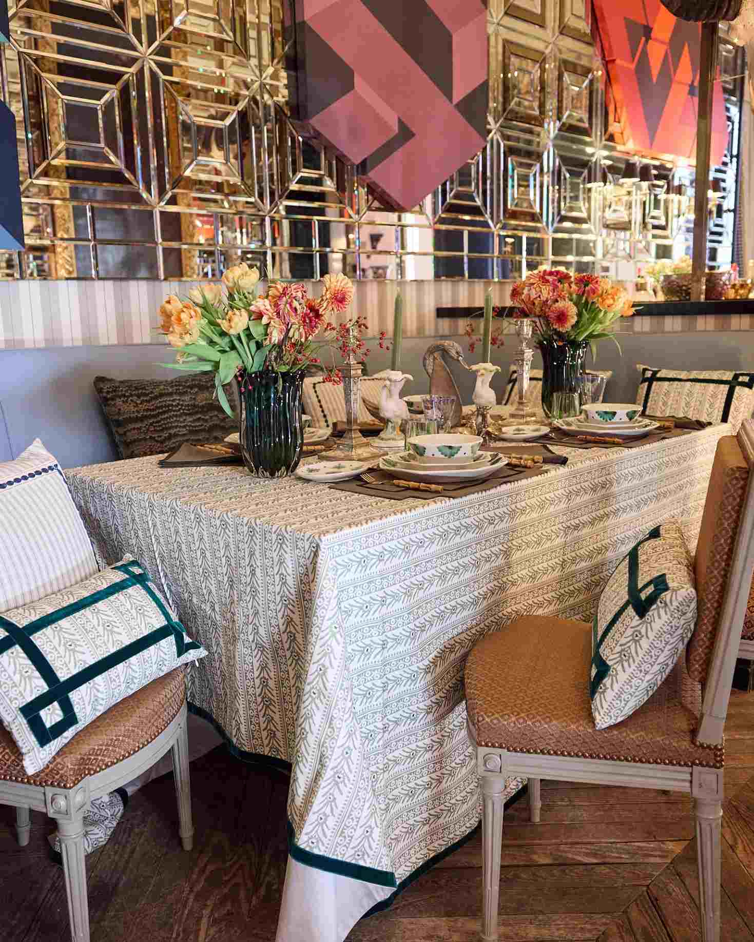 BROWN SQUARE TABLECLOTH (green)