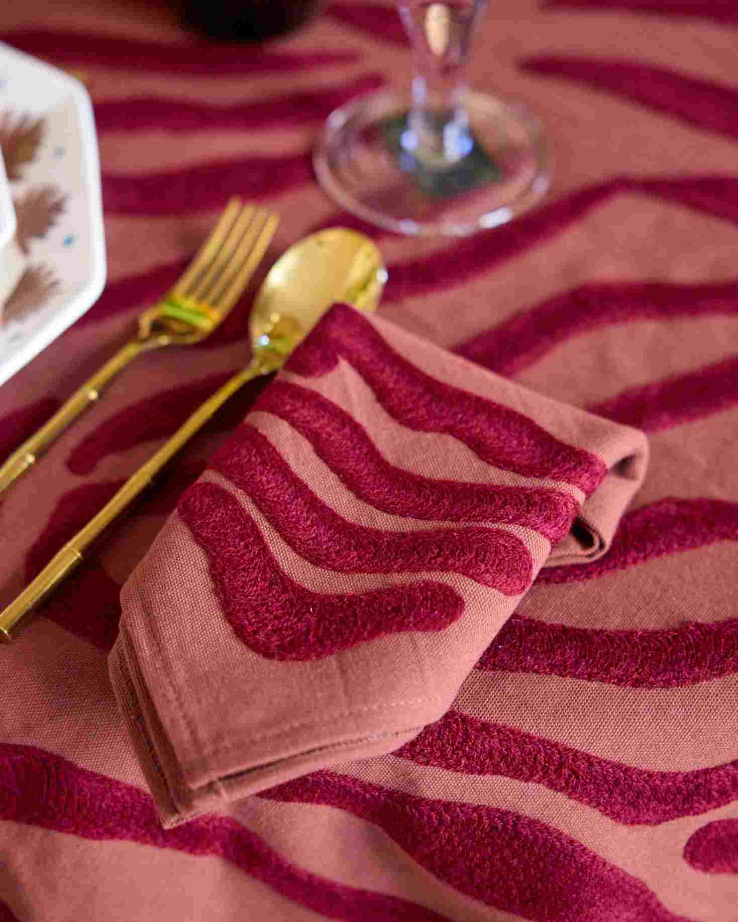 RECTANGULAR BRECA TABLECLOTH (red)