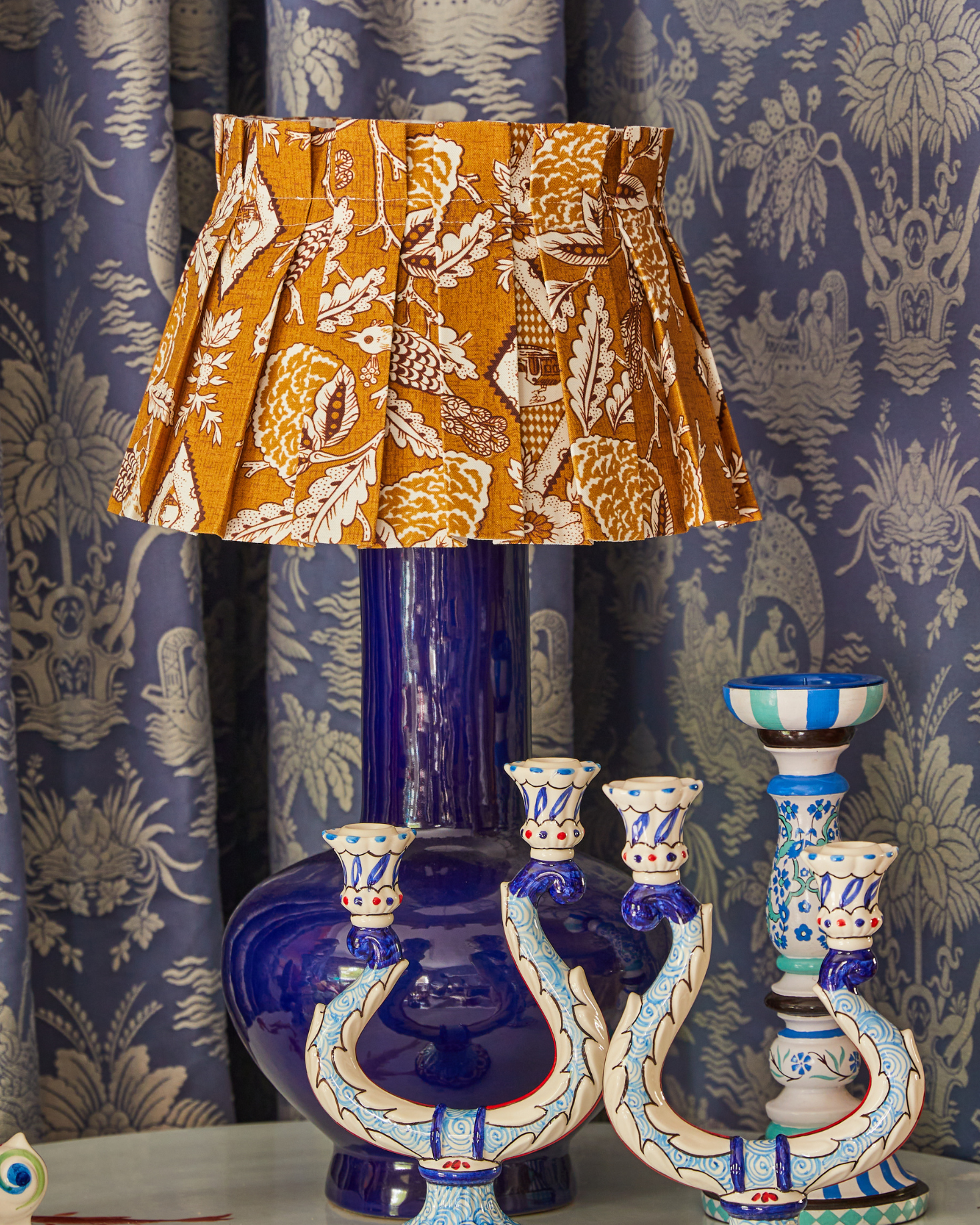 LAMPARA CUELLO ALTO AZUL COBALTO