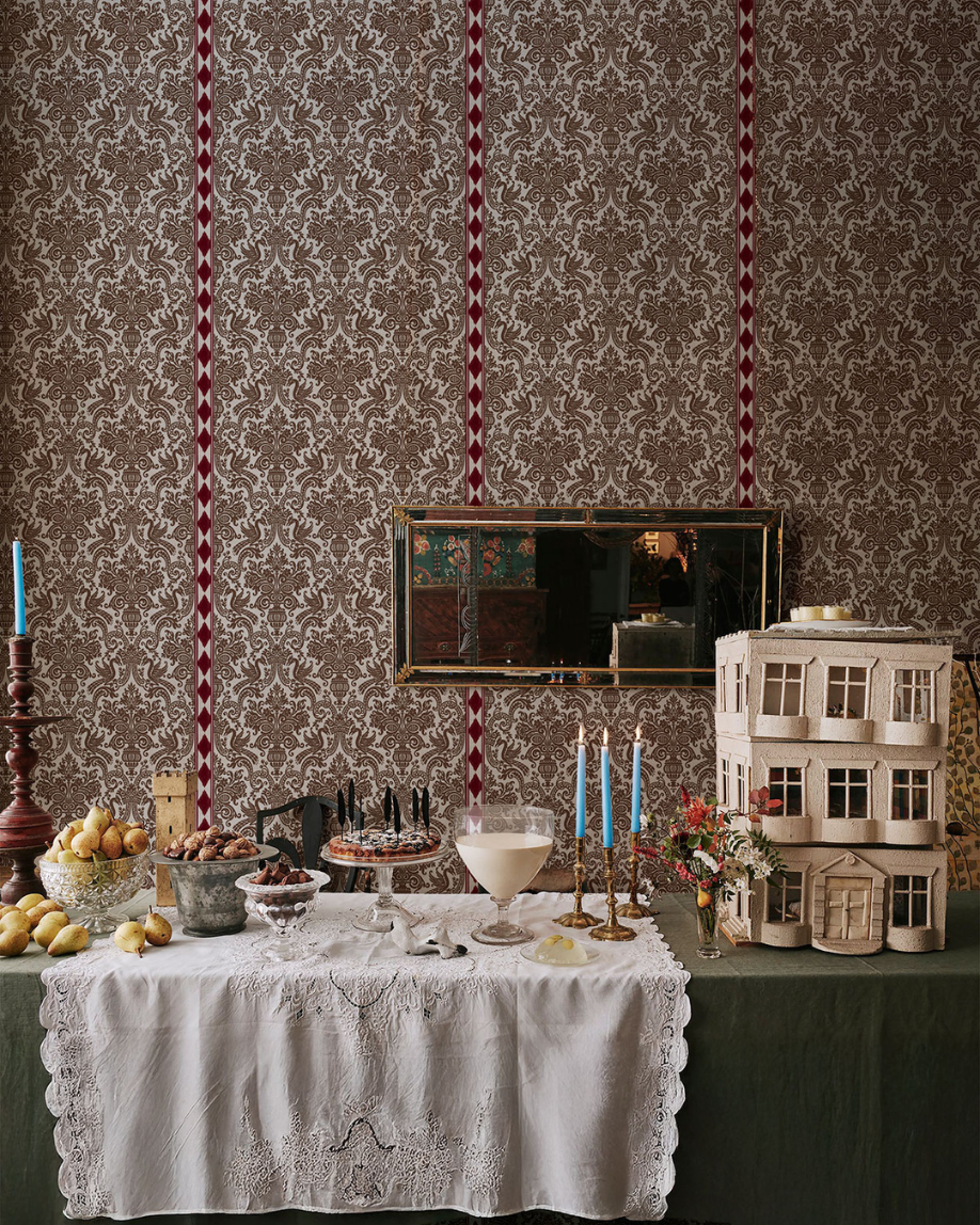 COLOMBA RED WALLPAPER (5m2 roll)