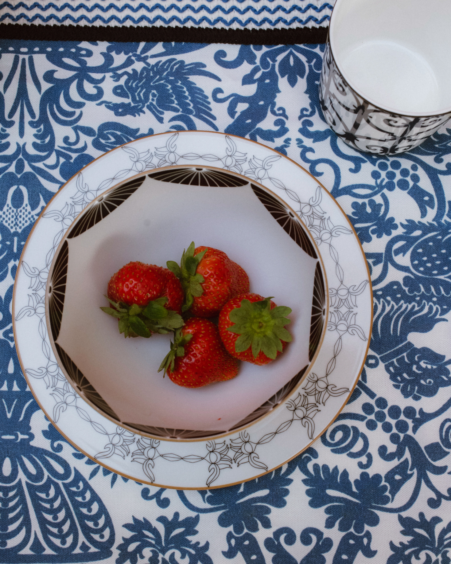 INDIVIDUAL AND DRAGON NAPKIN