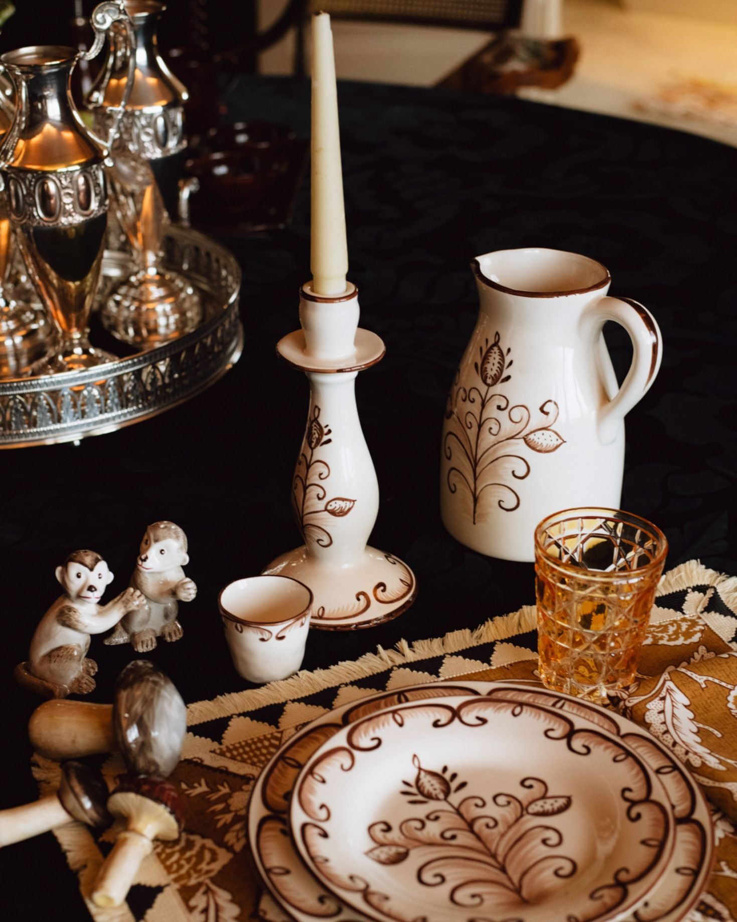 BROWN CARNATION PLATE