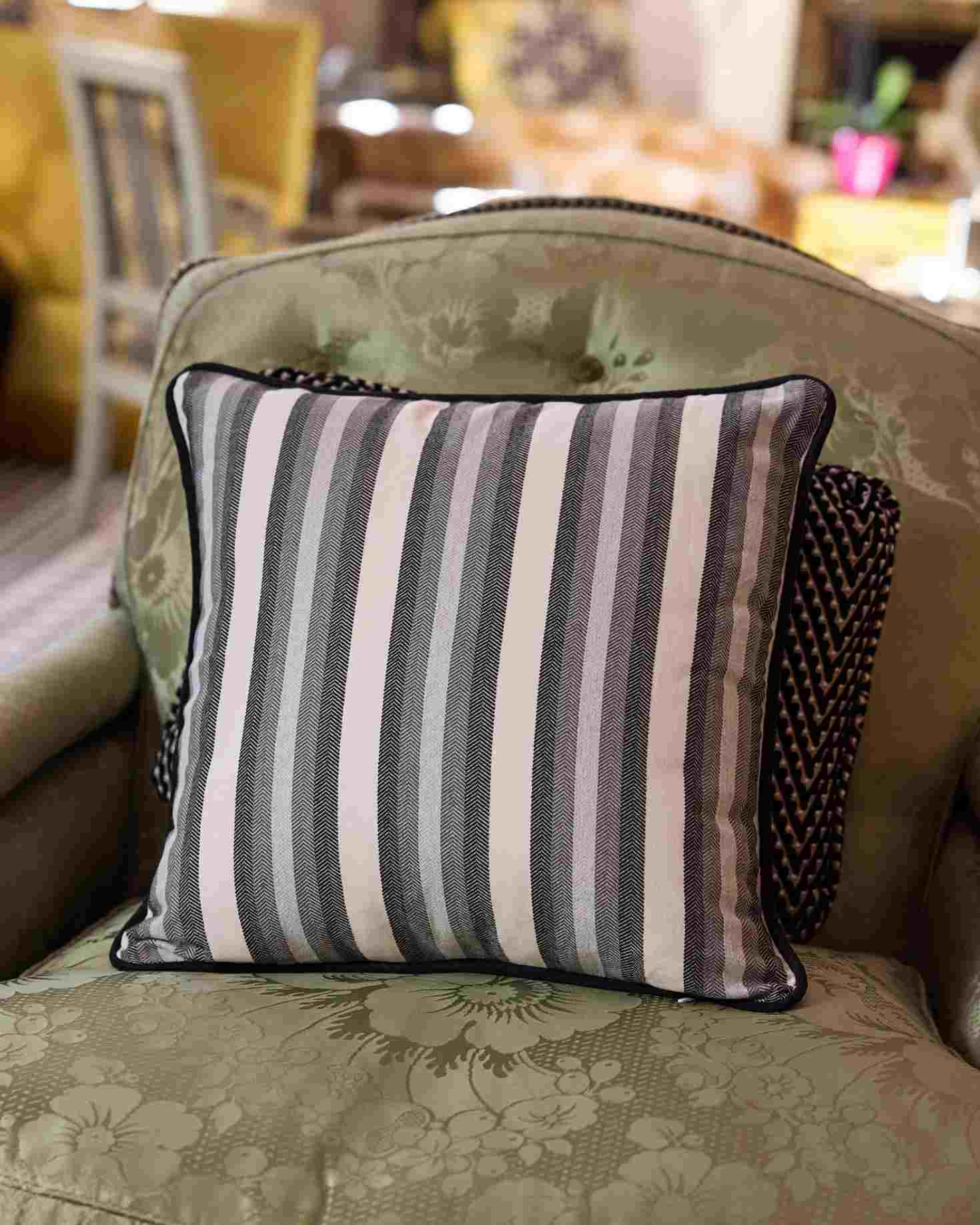 COJÍN BRECA GRANDE (negro)