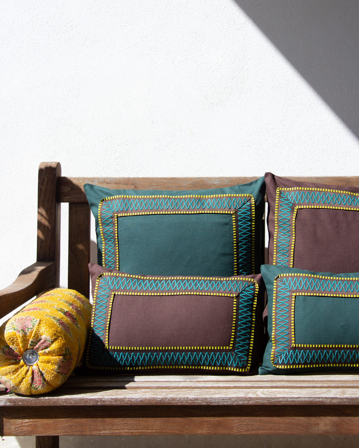 SMALL HEATHER CUSHION (brown)