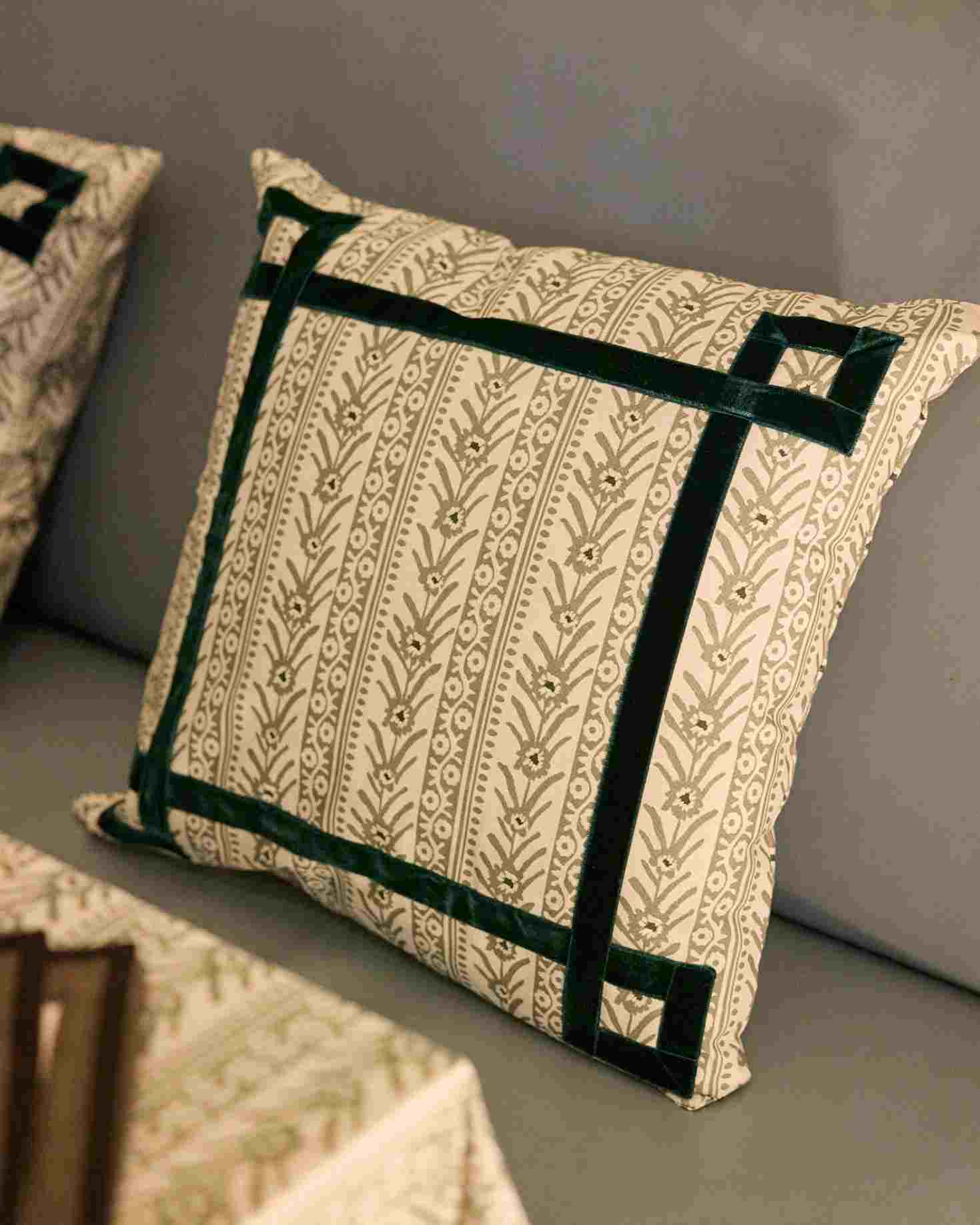 COJÍN CASTAÑO (verde)