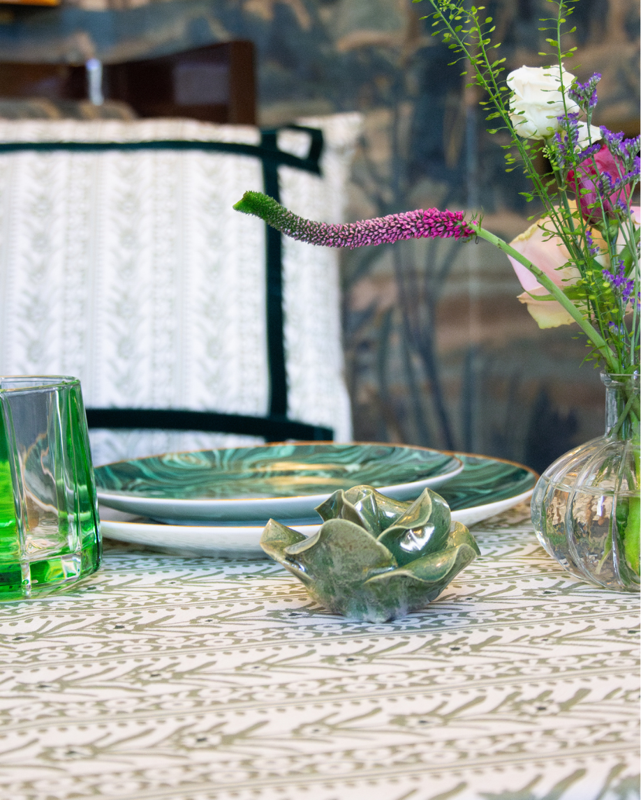BROWN SQUARE TABLECLOTH (green)
