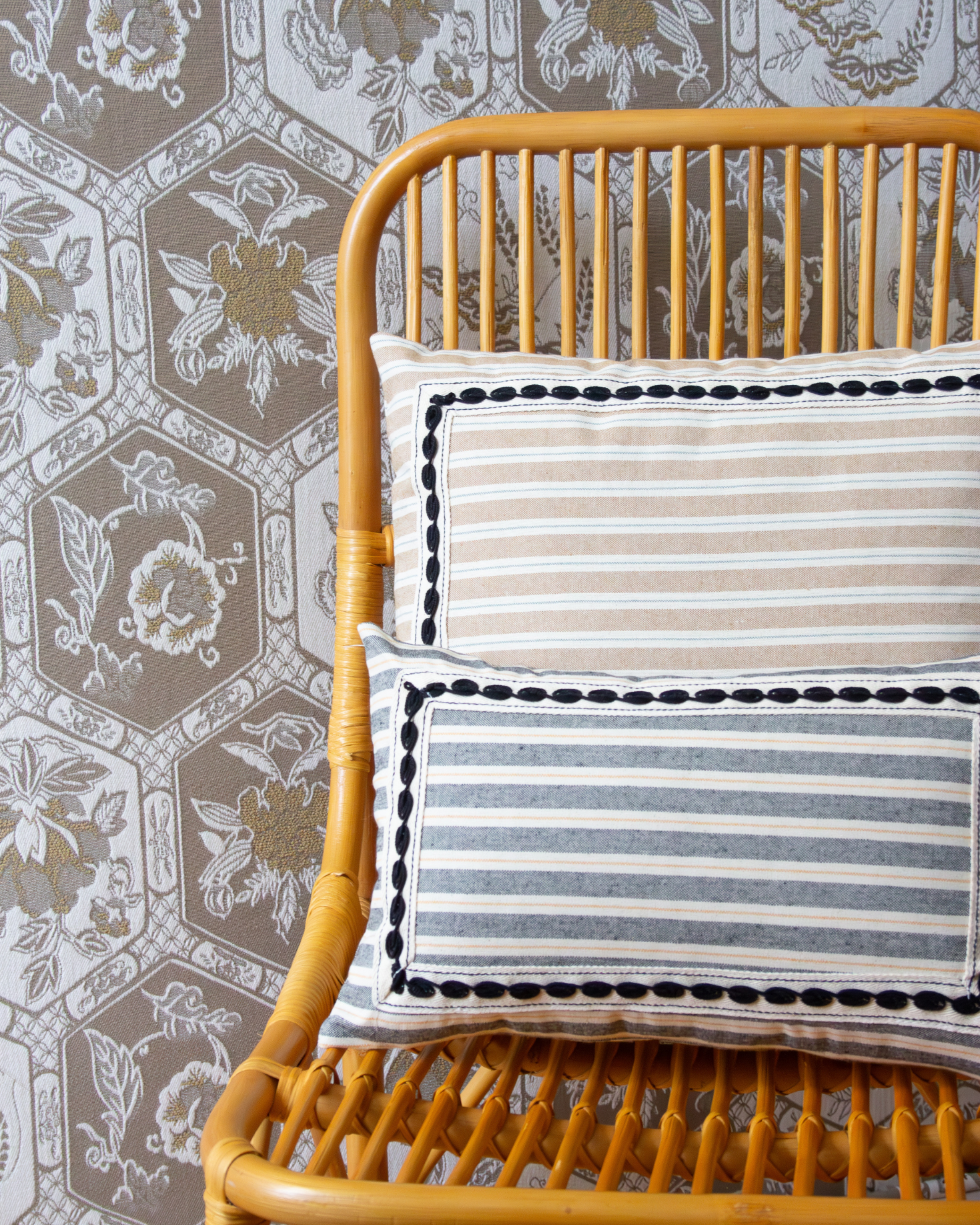 COJÍN BRISA PEQUEÑO (negro)