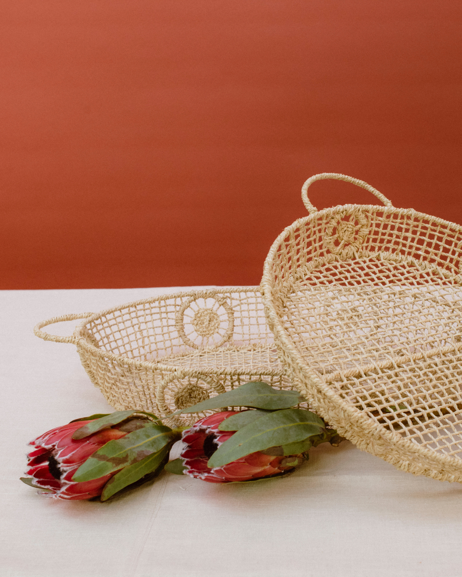 ROUND OLIVE TRAY