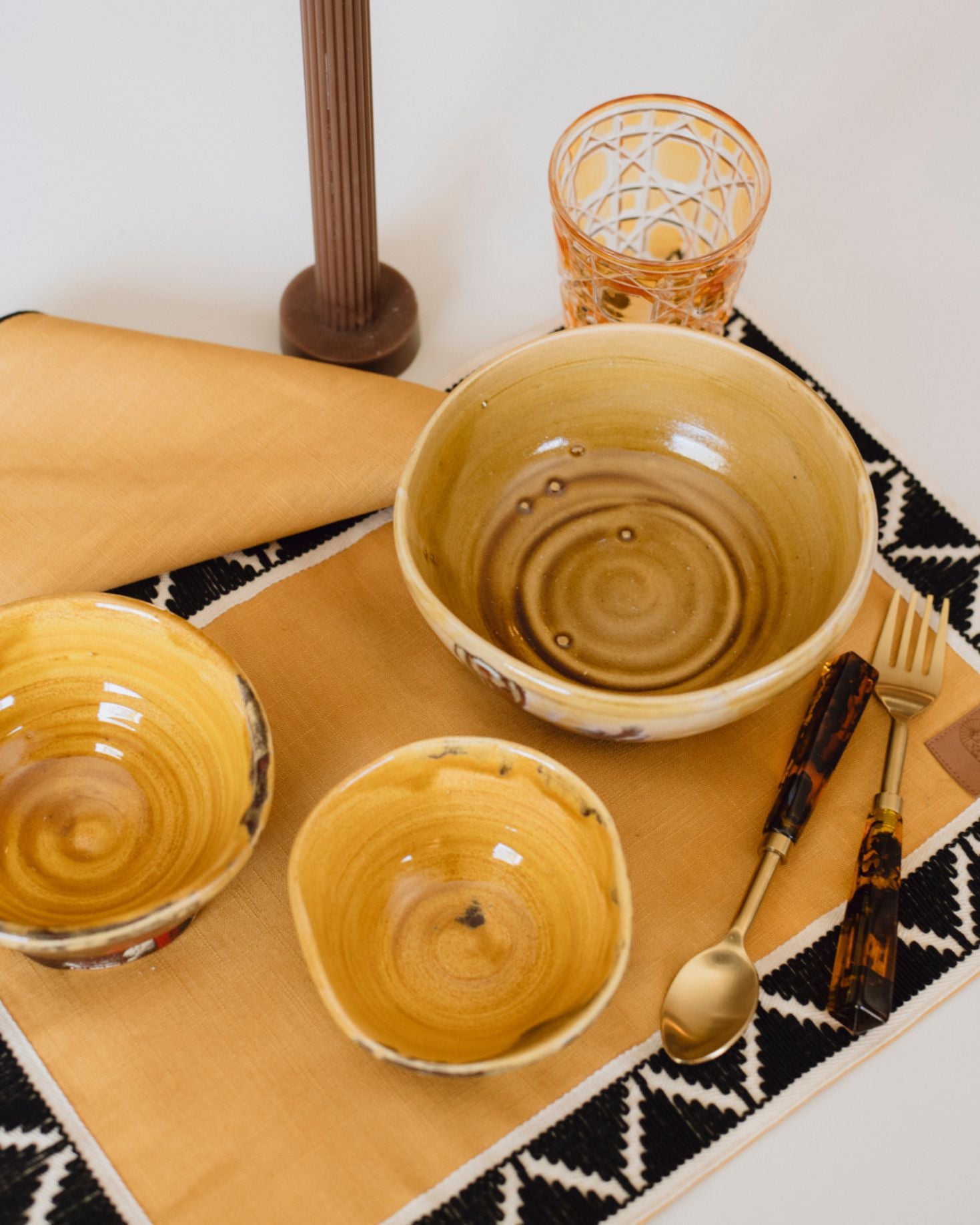 INDIVIDUAL Y SERVILLETA CENEFA Mostaza