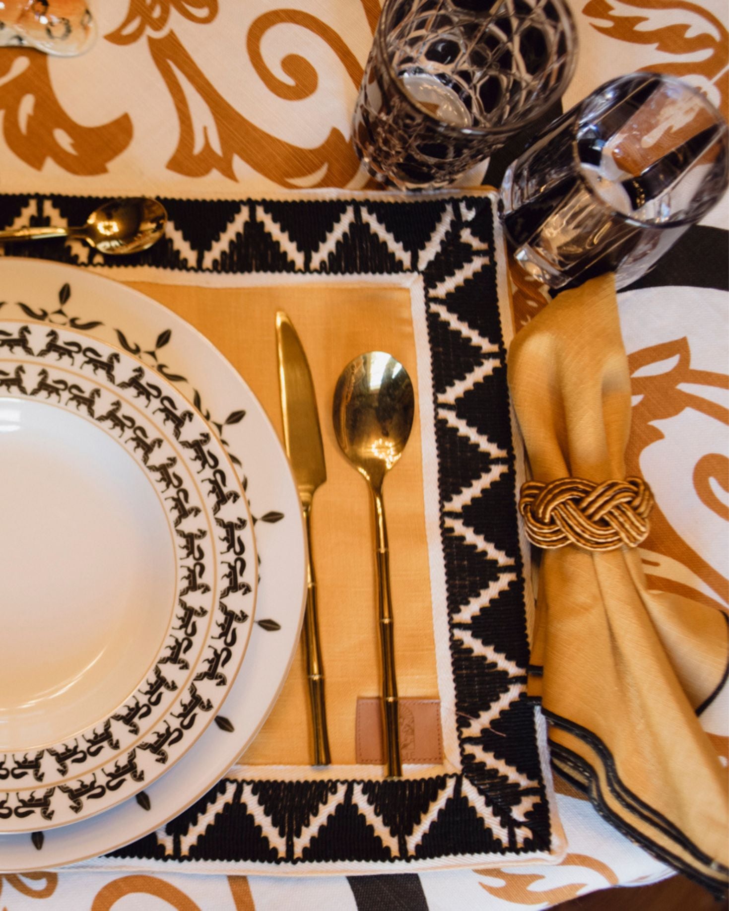 INDIVIDUAL Y SERVILLETA CENEFA Mostaza