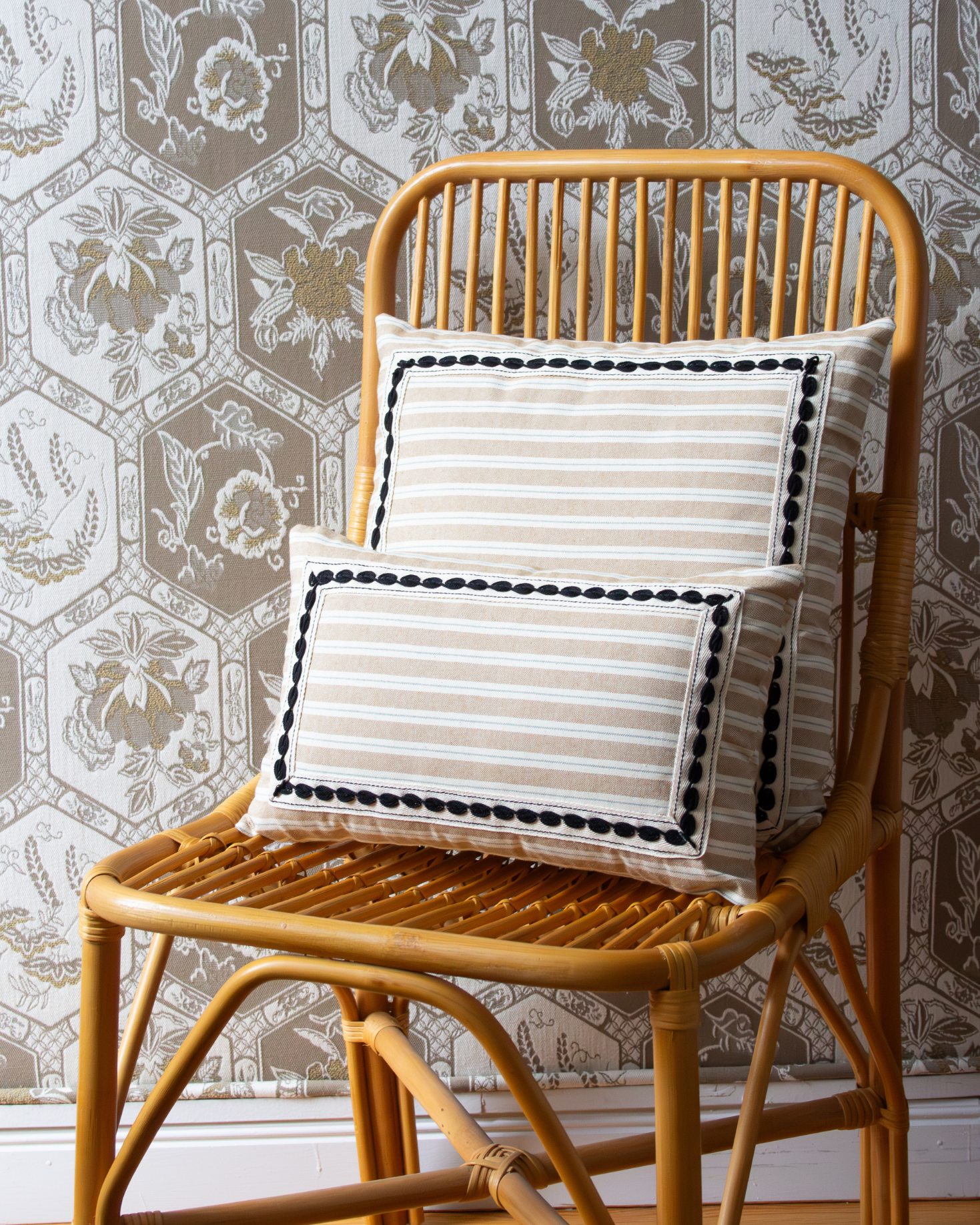 SMALL BREEZE CUSHION (mustard)