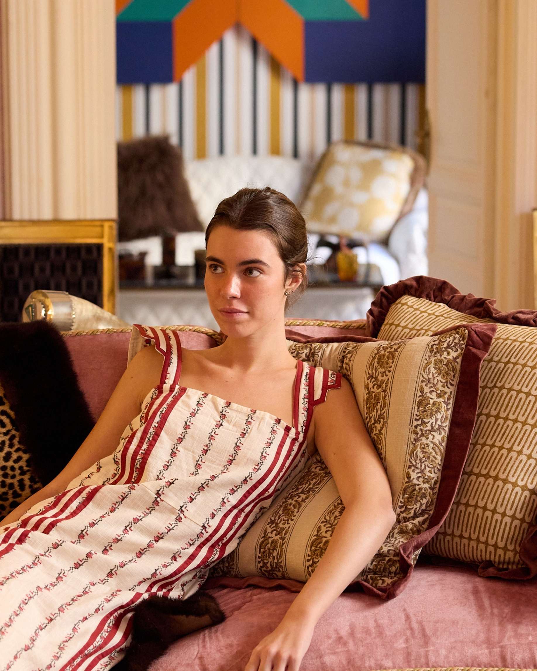 CASTLE NIGHTGOWN (burgundy)