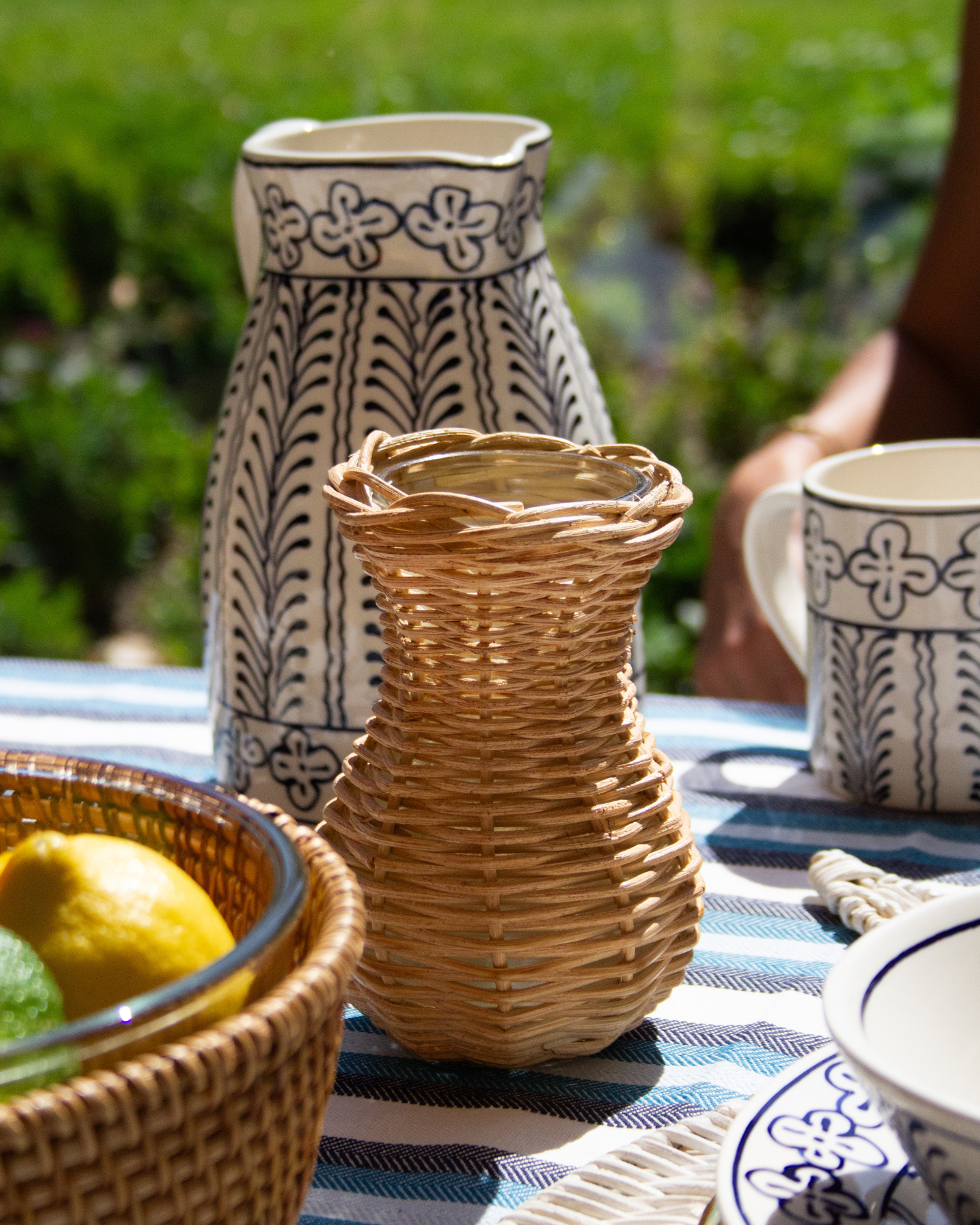 ROUND CHEST VASE