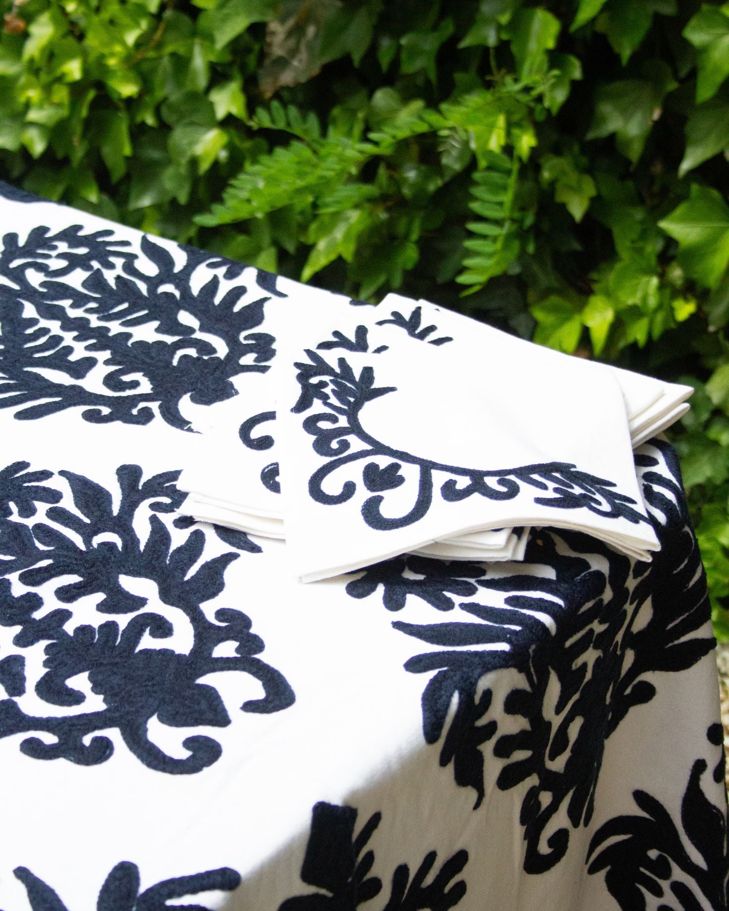 RECTANGULAR BRECA TABLECLOTH (red)