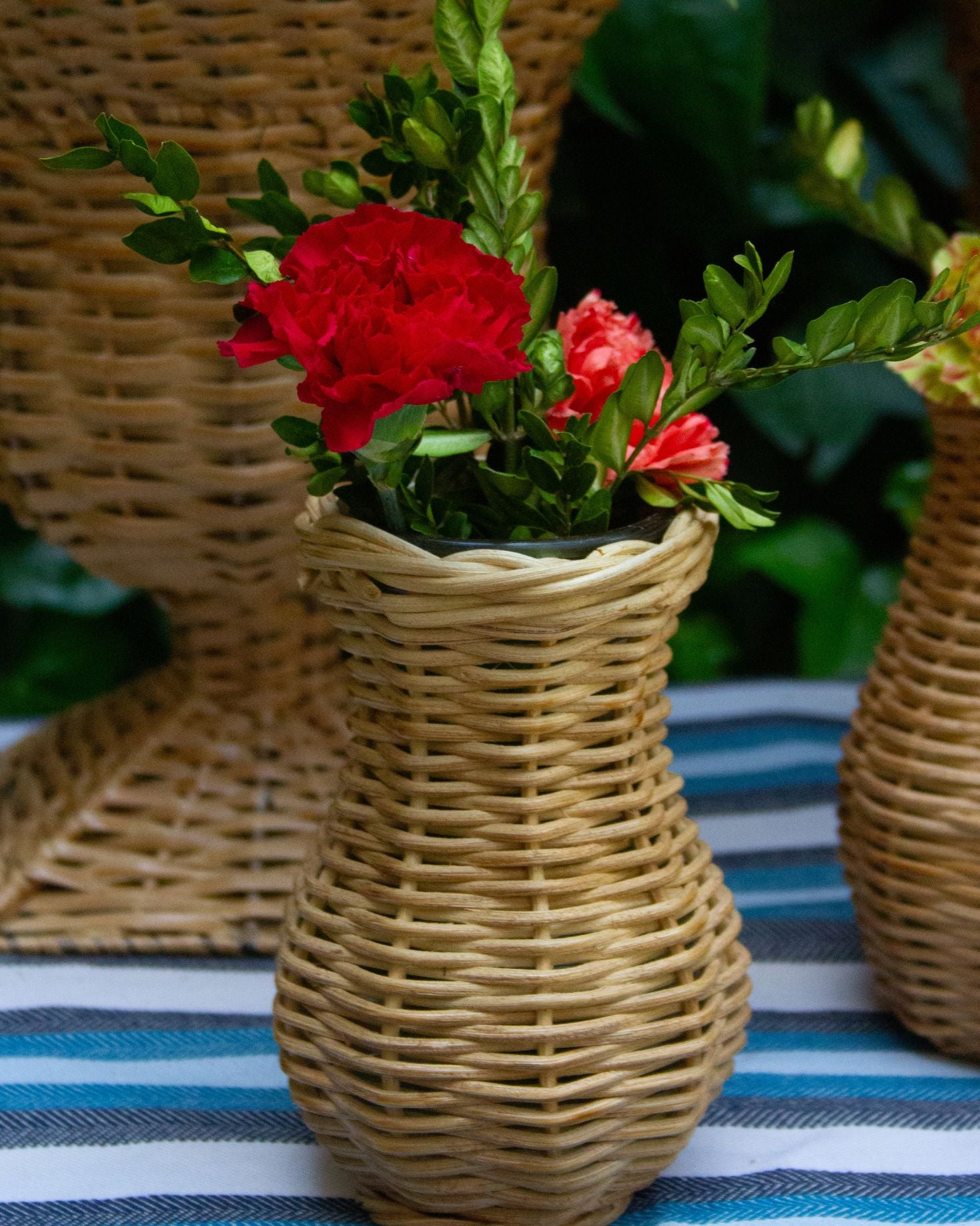ROUND CHEST VASE