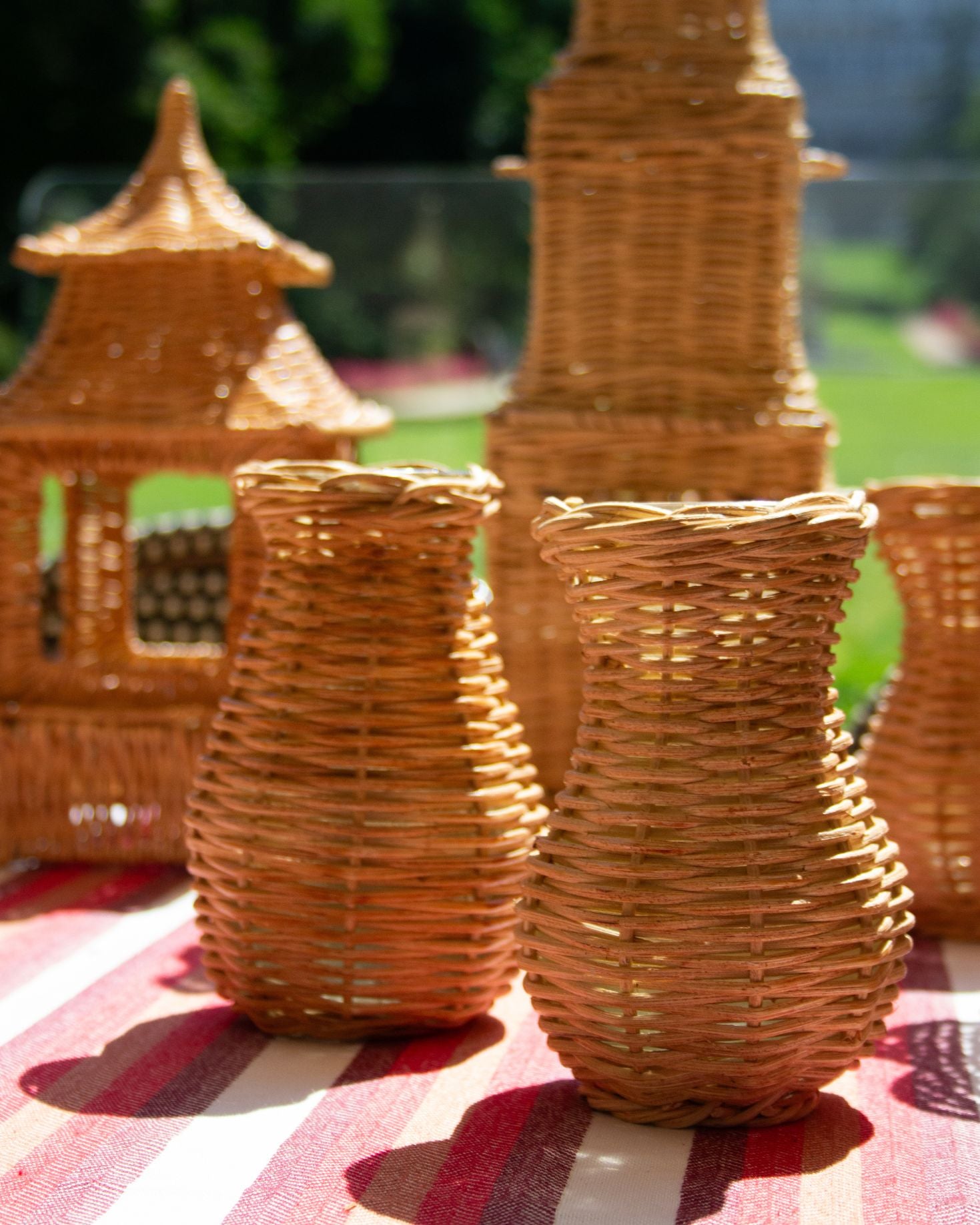 ROUND CHEST VASE