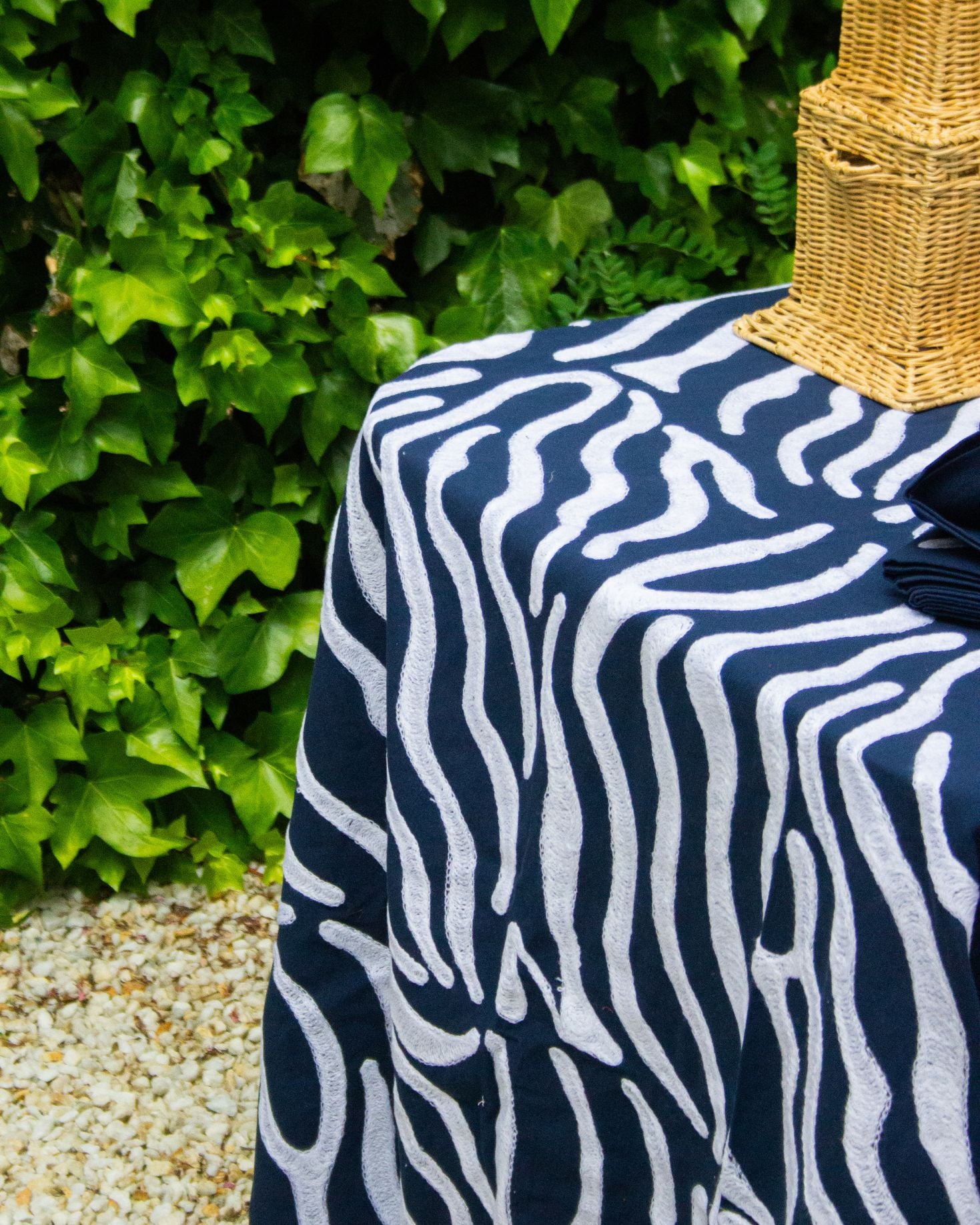 RECTANGULAR BRECA TABLECLOTH (red)