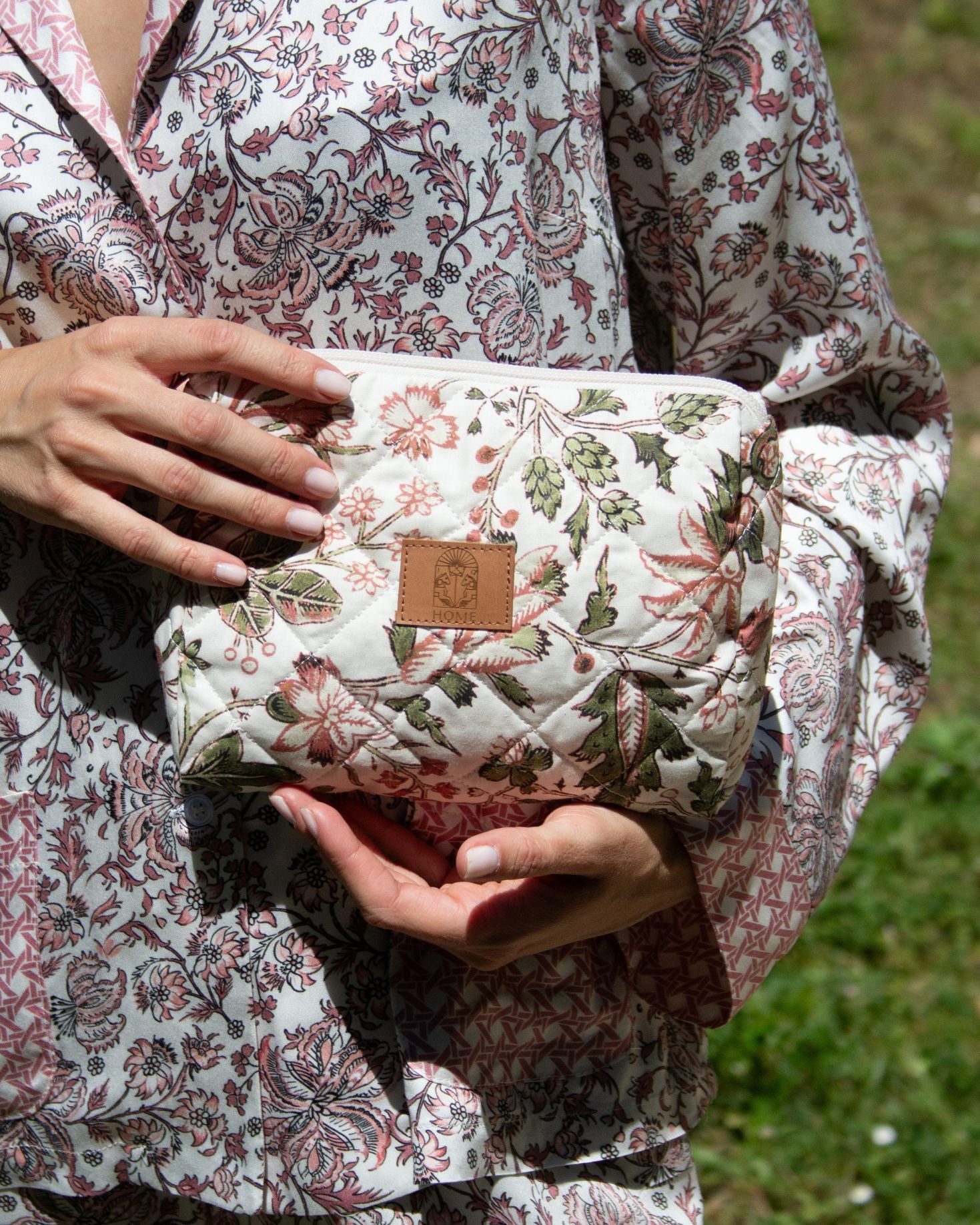 NECESER PEQUEÑO FLORAL (ROSA)