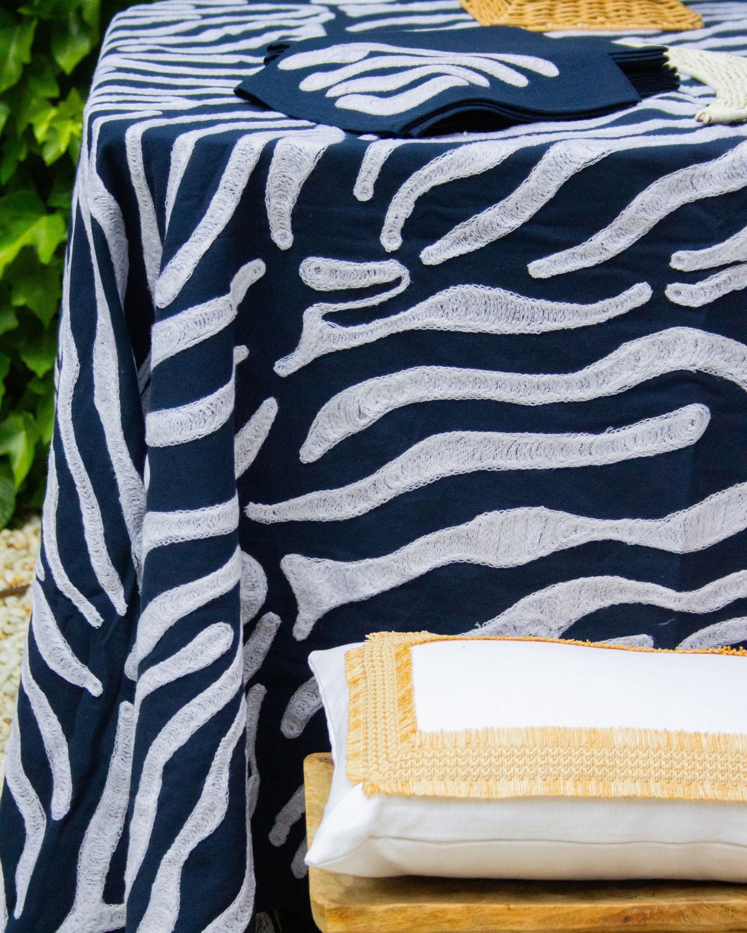 RECTANGULAR BRECA TABLECLOTH (red)