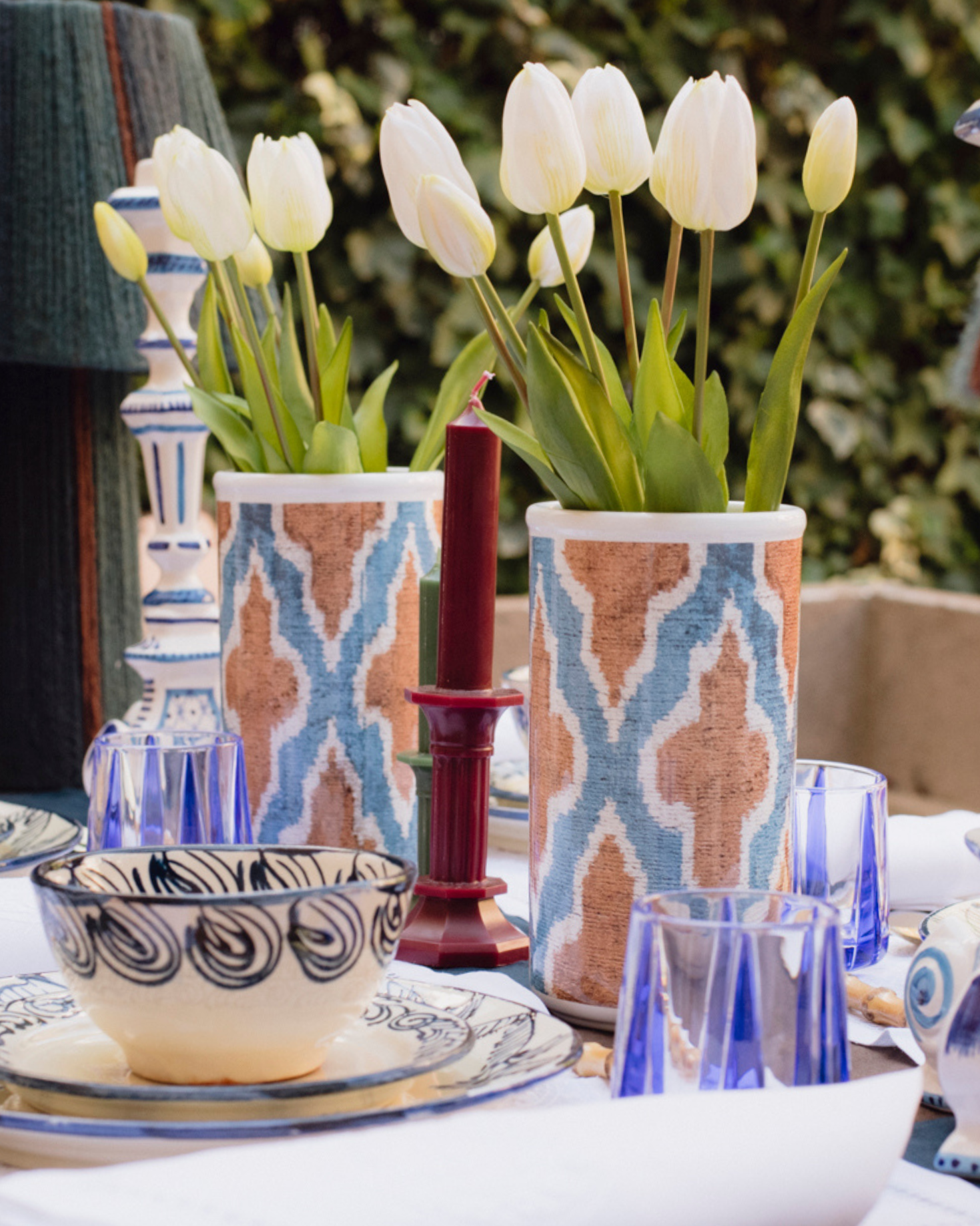 JARRON DE CERAMICA AZUL Y NARANJA