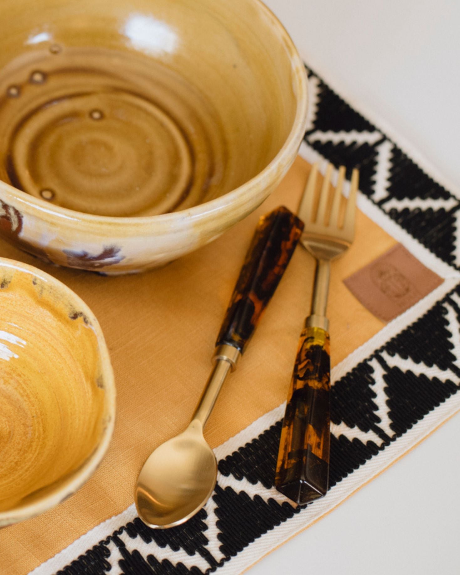 INDIVIDUAL Y SERVILLETA CENEFA Mostaza