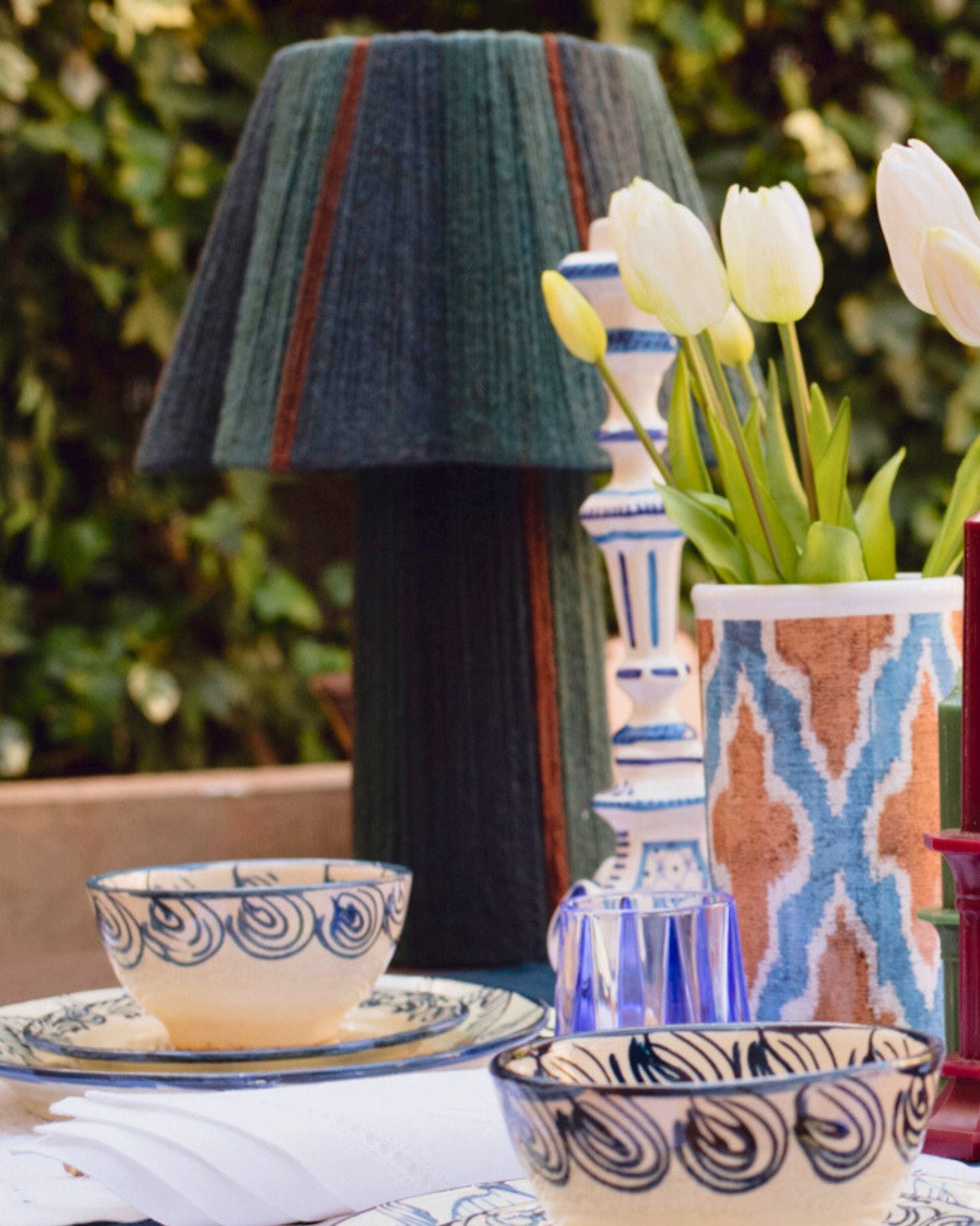 JARRON DE CERAMICA AZUL Y NARANJA