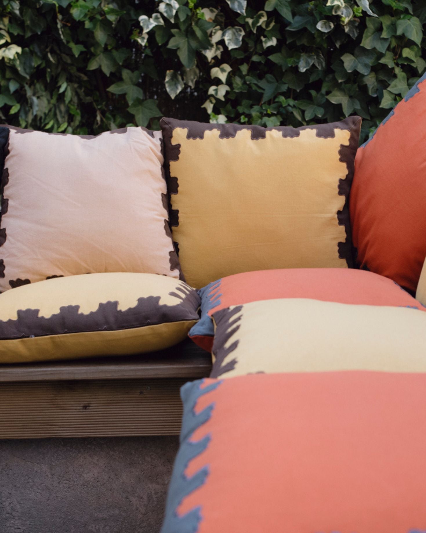 MEDIUM BROCADE COTTON CUSHION