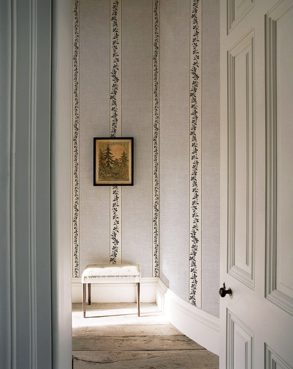 SOFIA GREY WALLPAPER (5m2 roll)