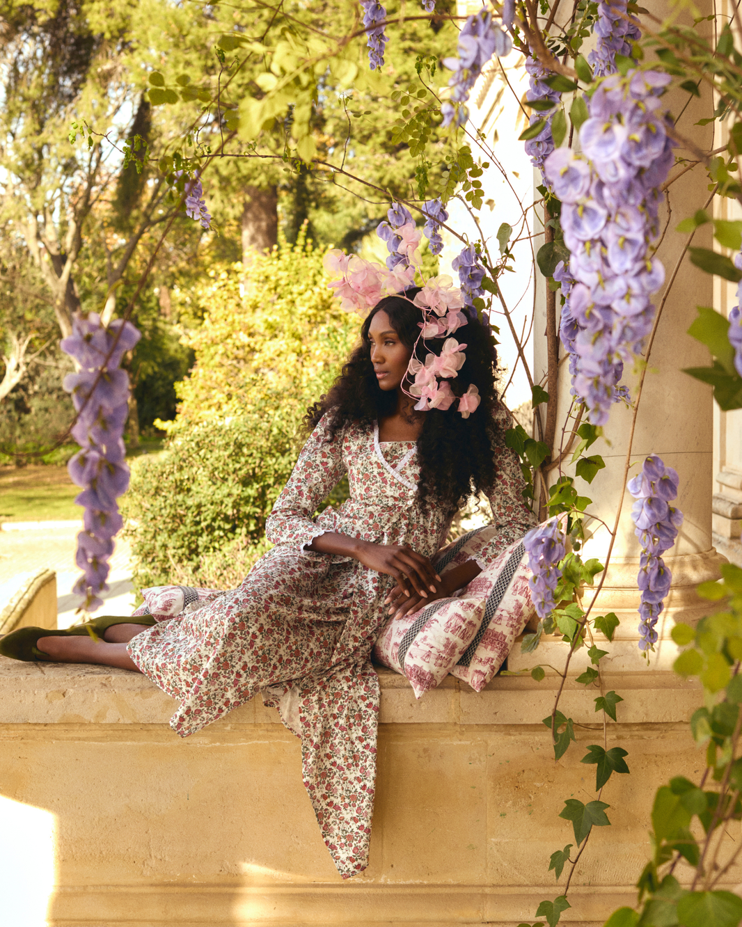 IQ HOME X BRIDGERTON