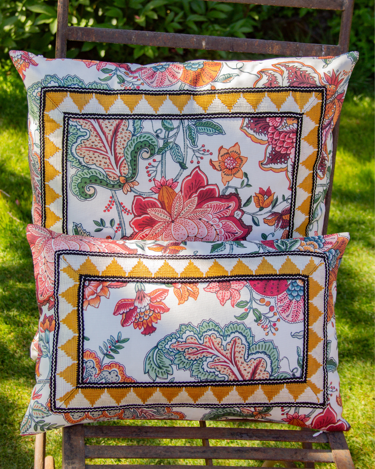 GARDENIA SMALL CUSHION (Pink)