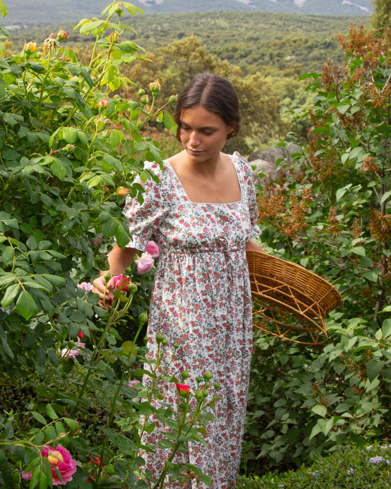 CAMISÓN ROSES COURT