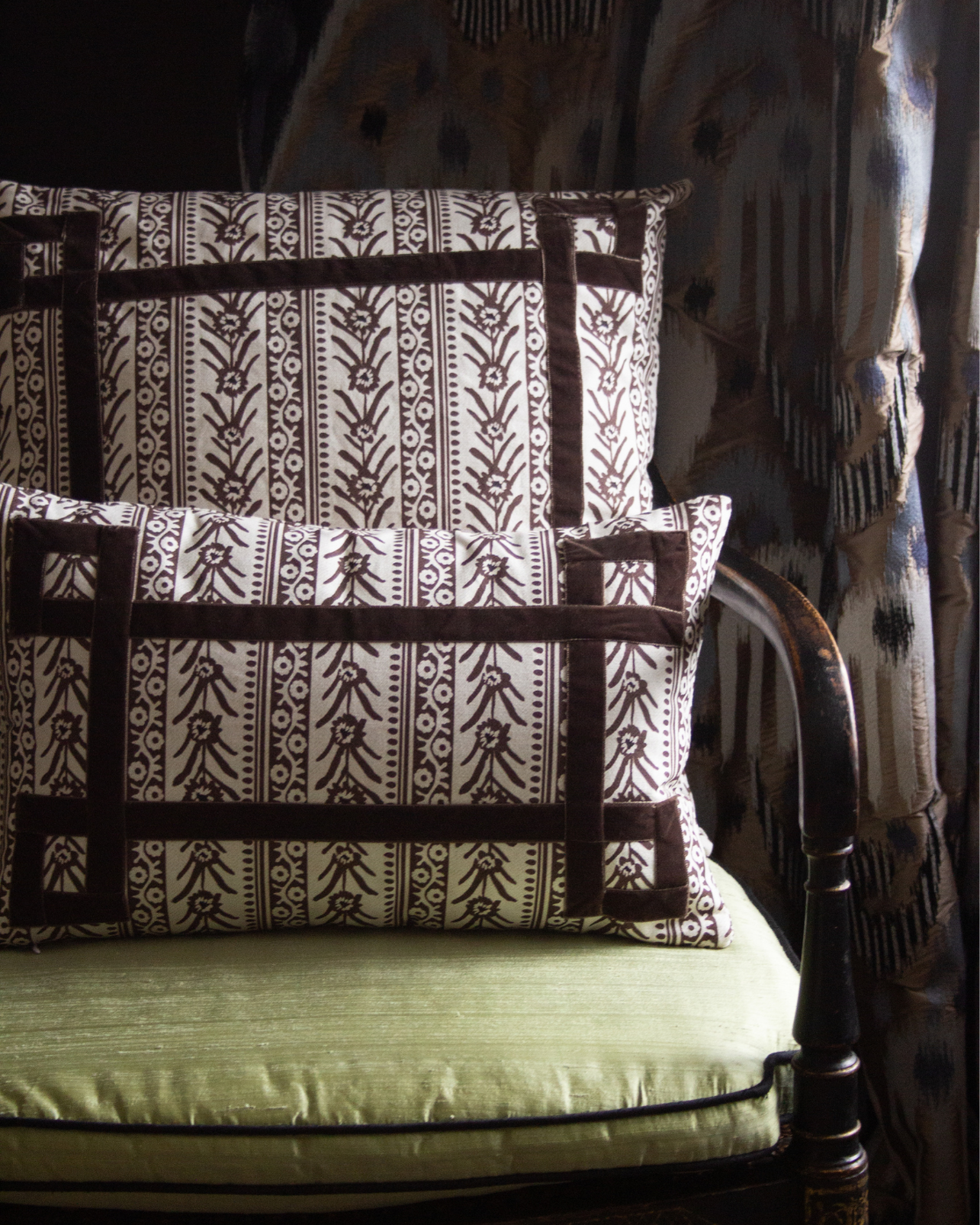 COJÍN CASTAÑO GRANDE (marrón)