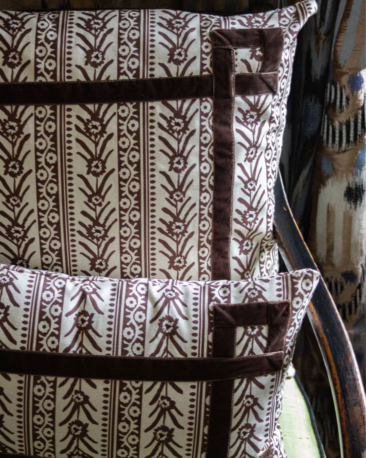 COJÍN CASTAÑO GRANDE (marrón)