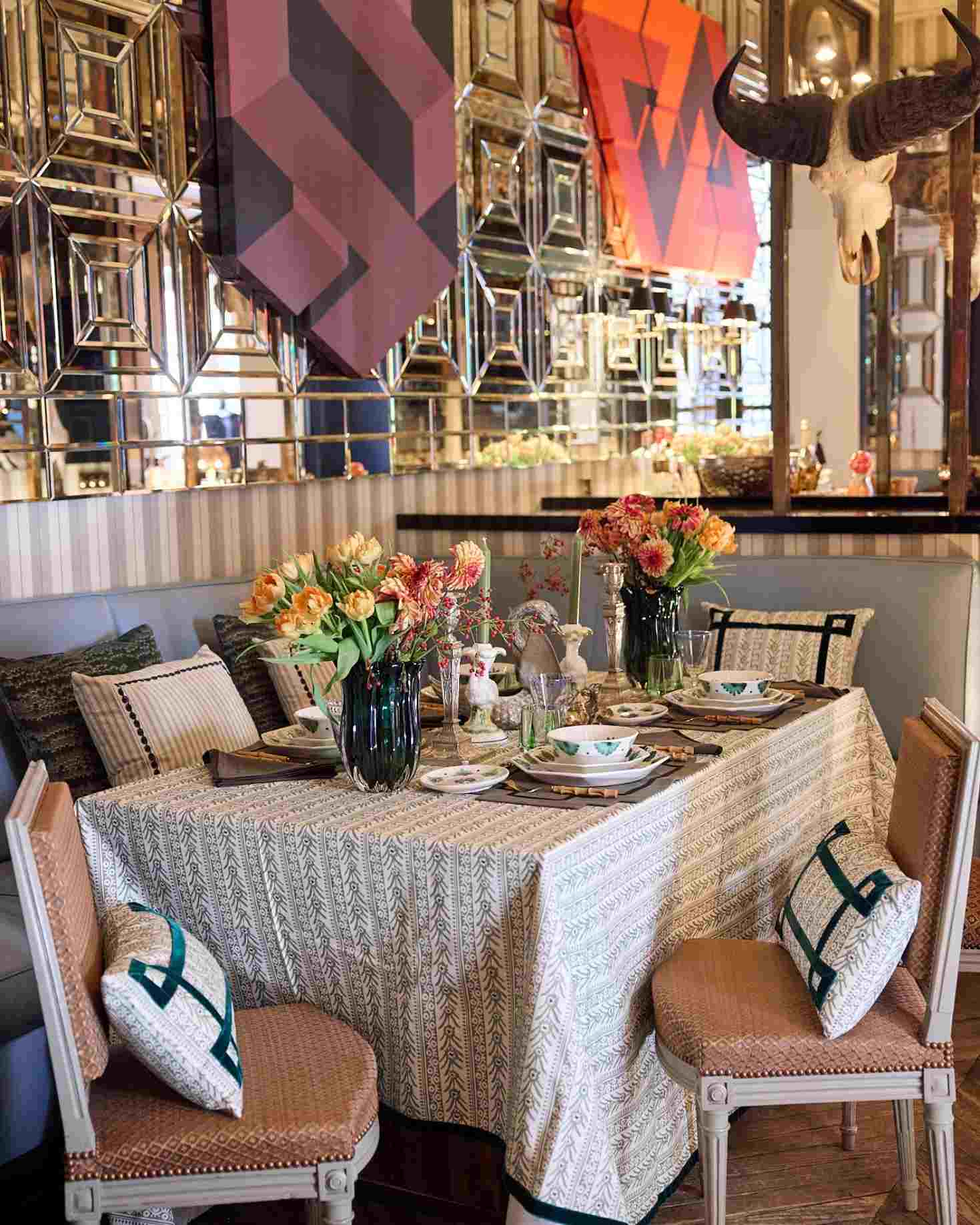 BROWN SQUARE TABLECLOTH (green)