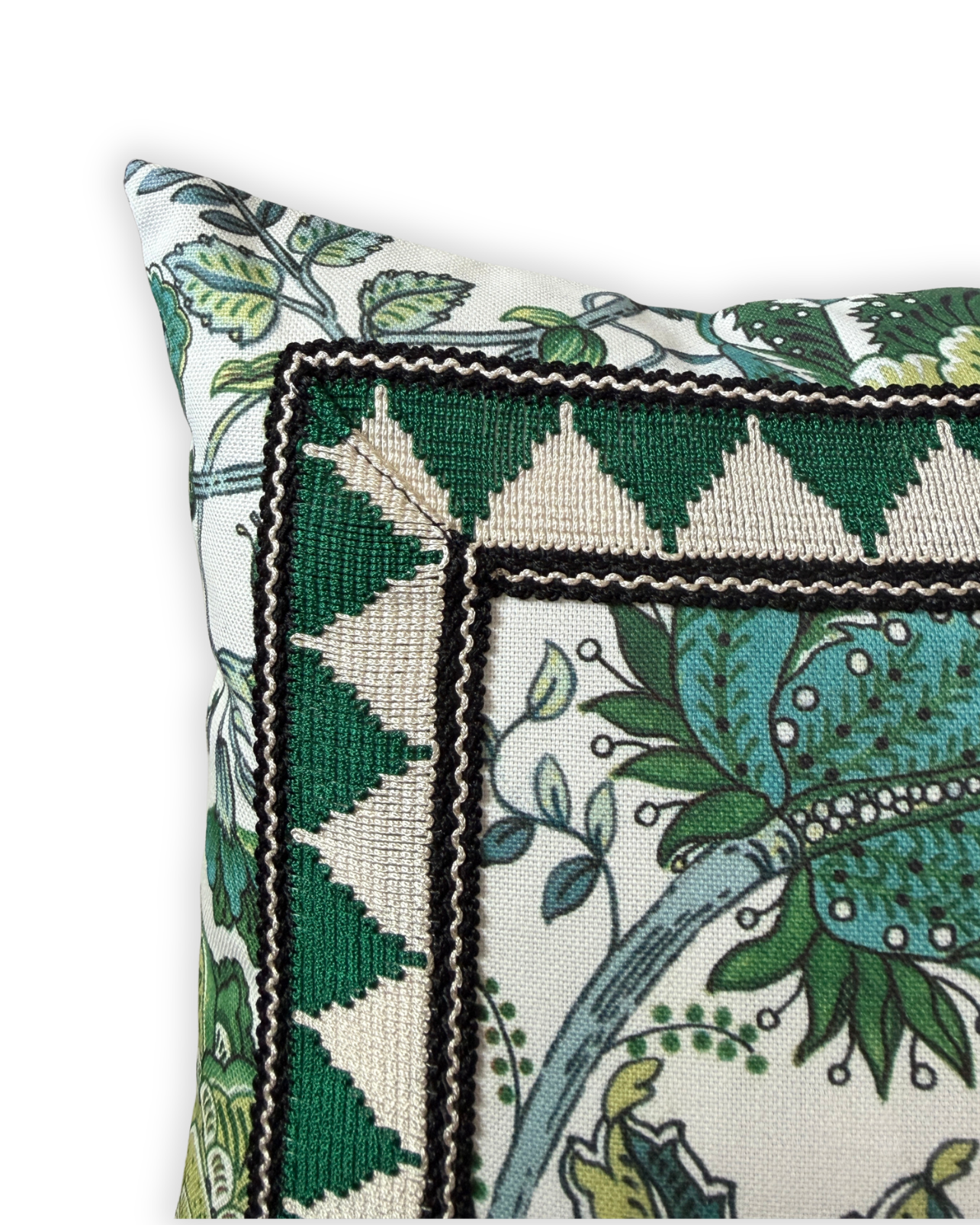 LARGE GARDENIA CUSHION (green)