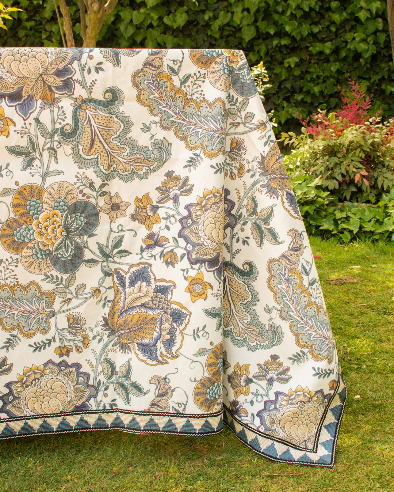 GARDENIA Tablecloth (Blue)