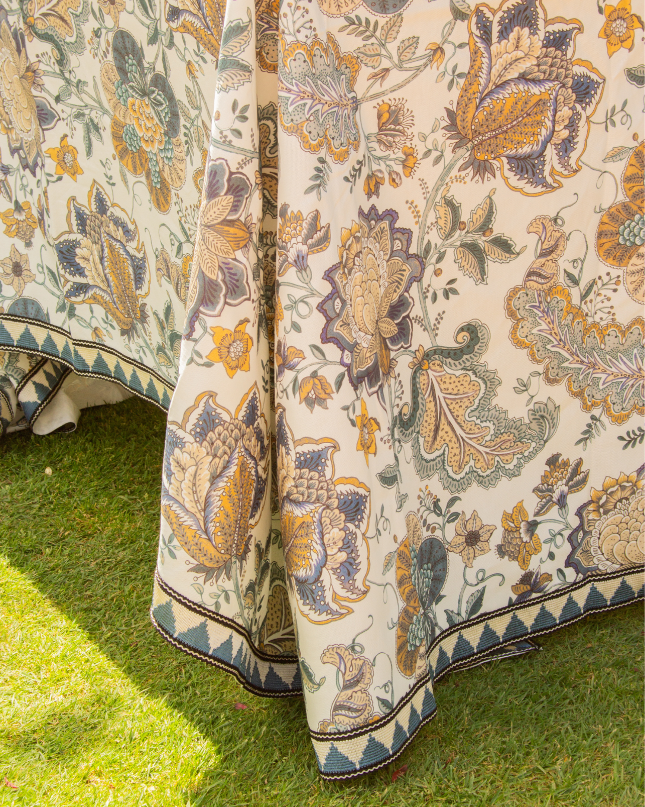 GARDENIA Tablecloth (Blue)