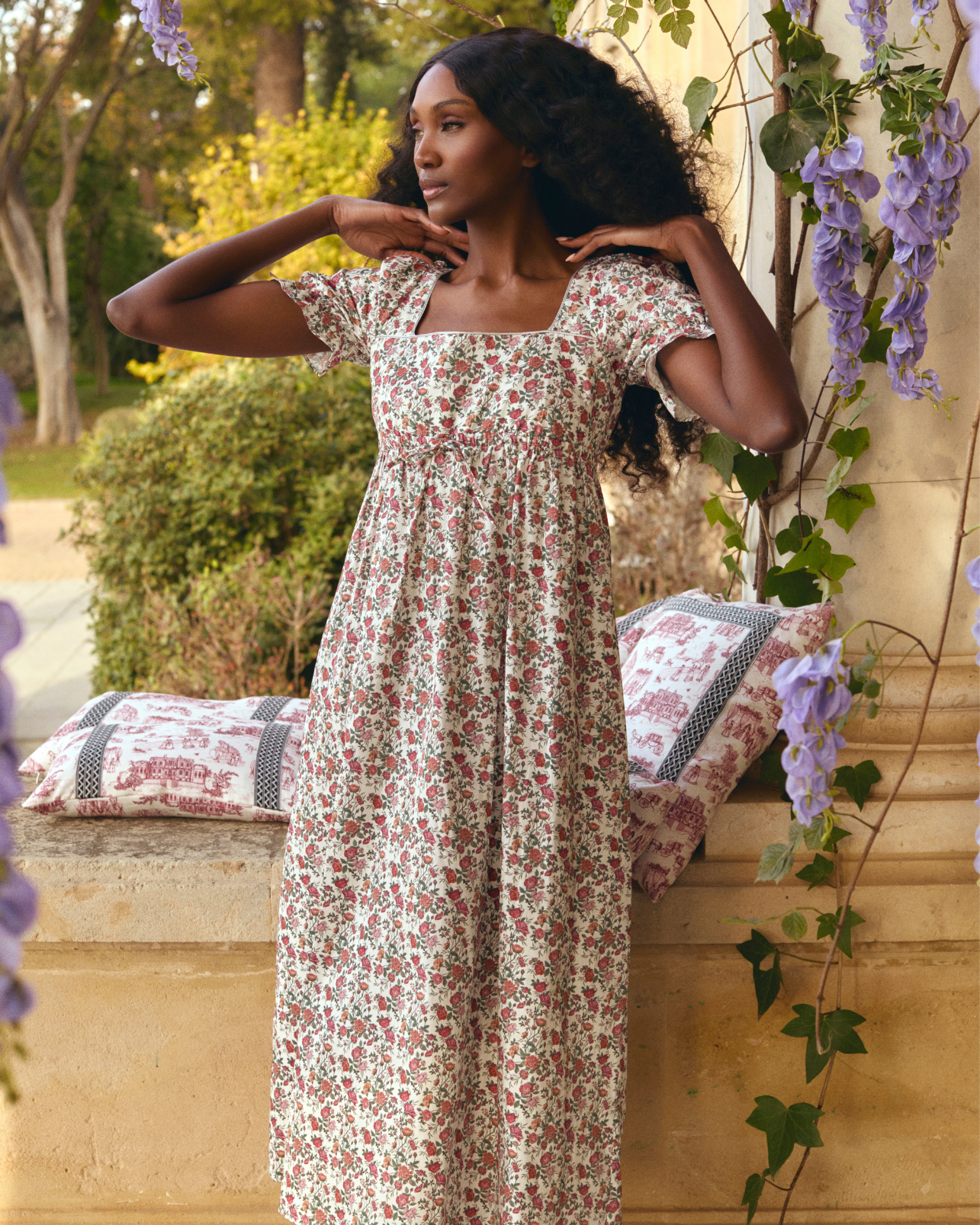 CAMISÓN ROSES COURT