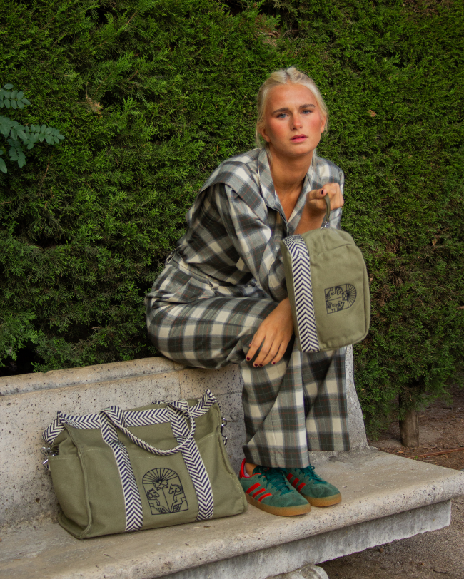 PACK TOTE Y NECESER RECTANGULAR GRECA (verde)