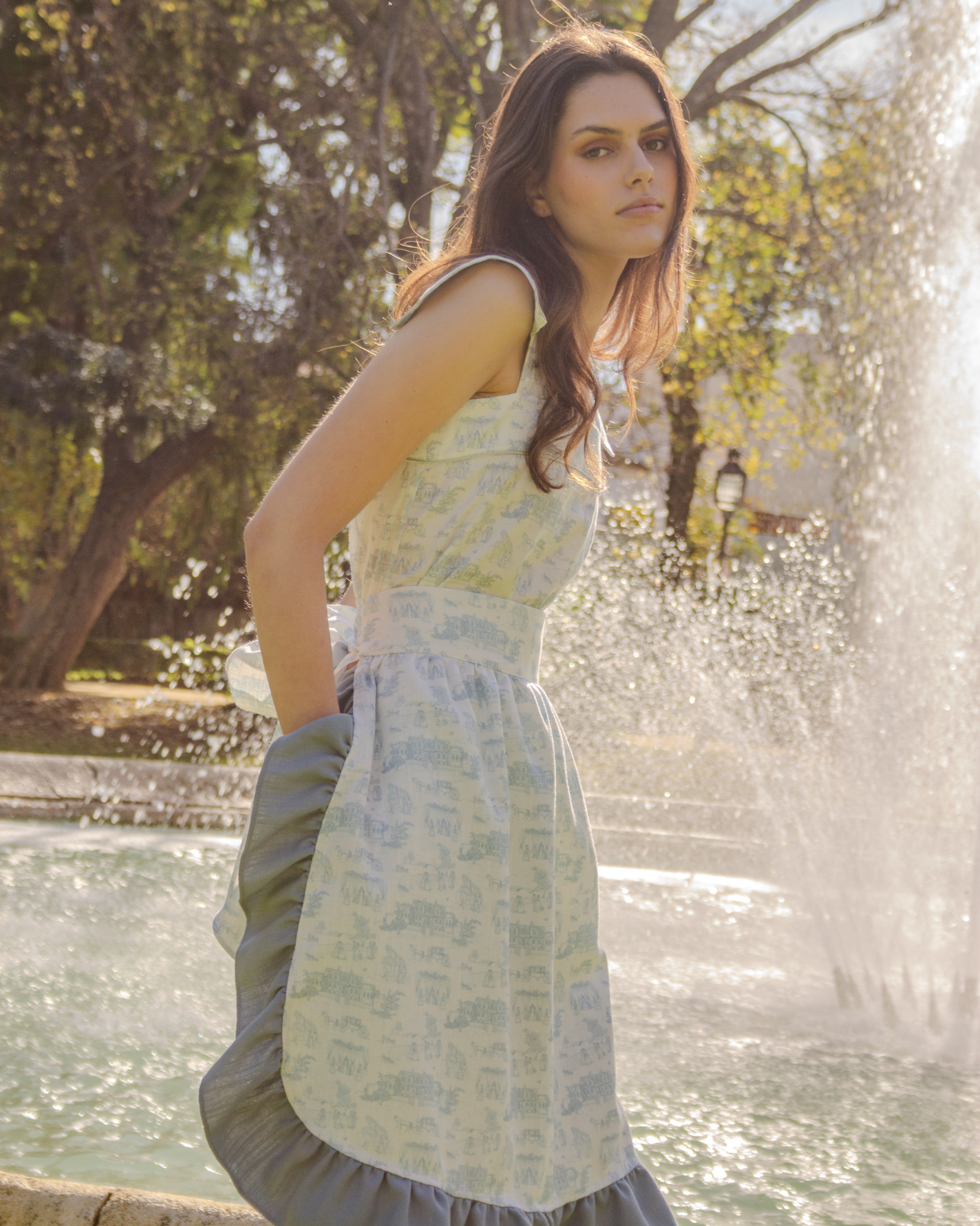 DELANTAL SILVER CROWN