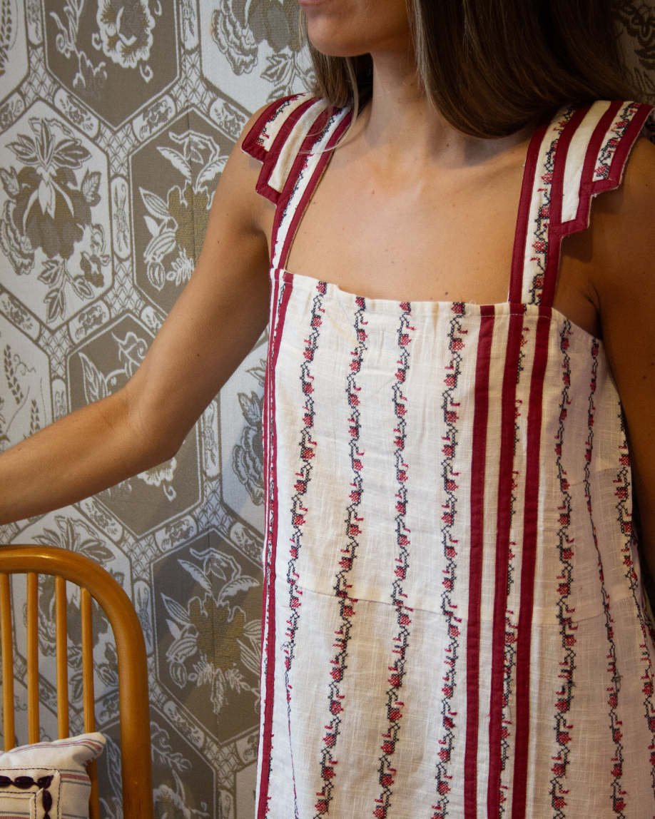 CASTLE NIGHTGOWN (burgundy)