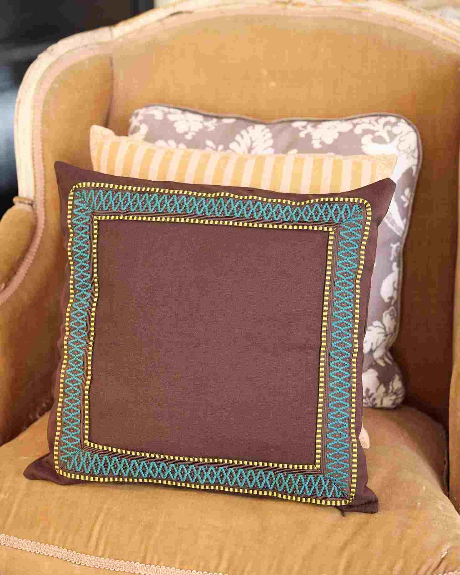 COJÍN BREZAL GRANDE (marrón)