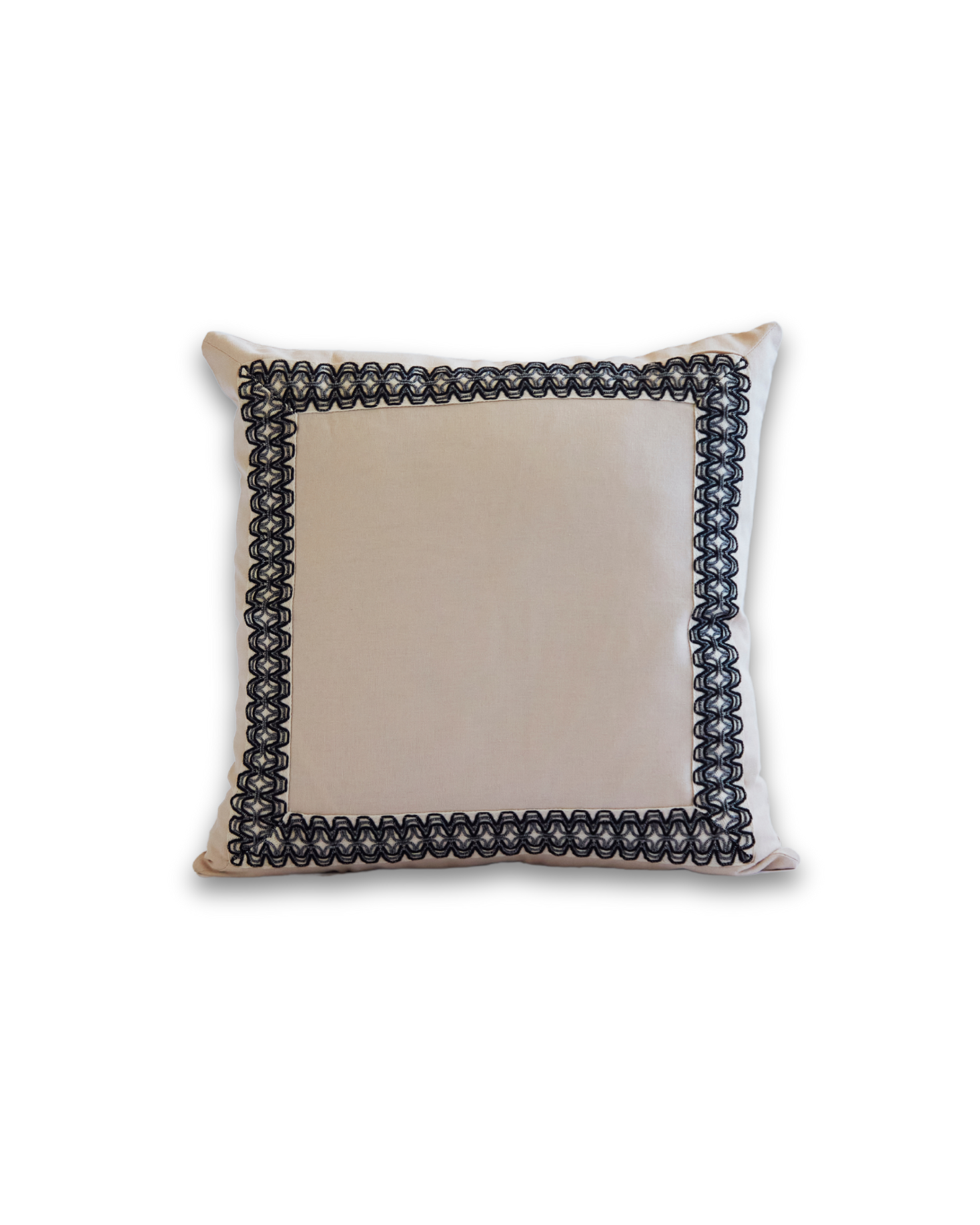 COJIN PASTEL GRANDE Cenefa negra
