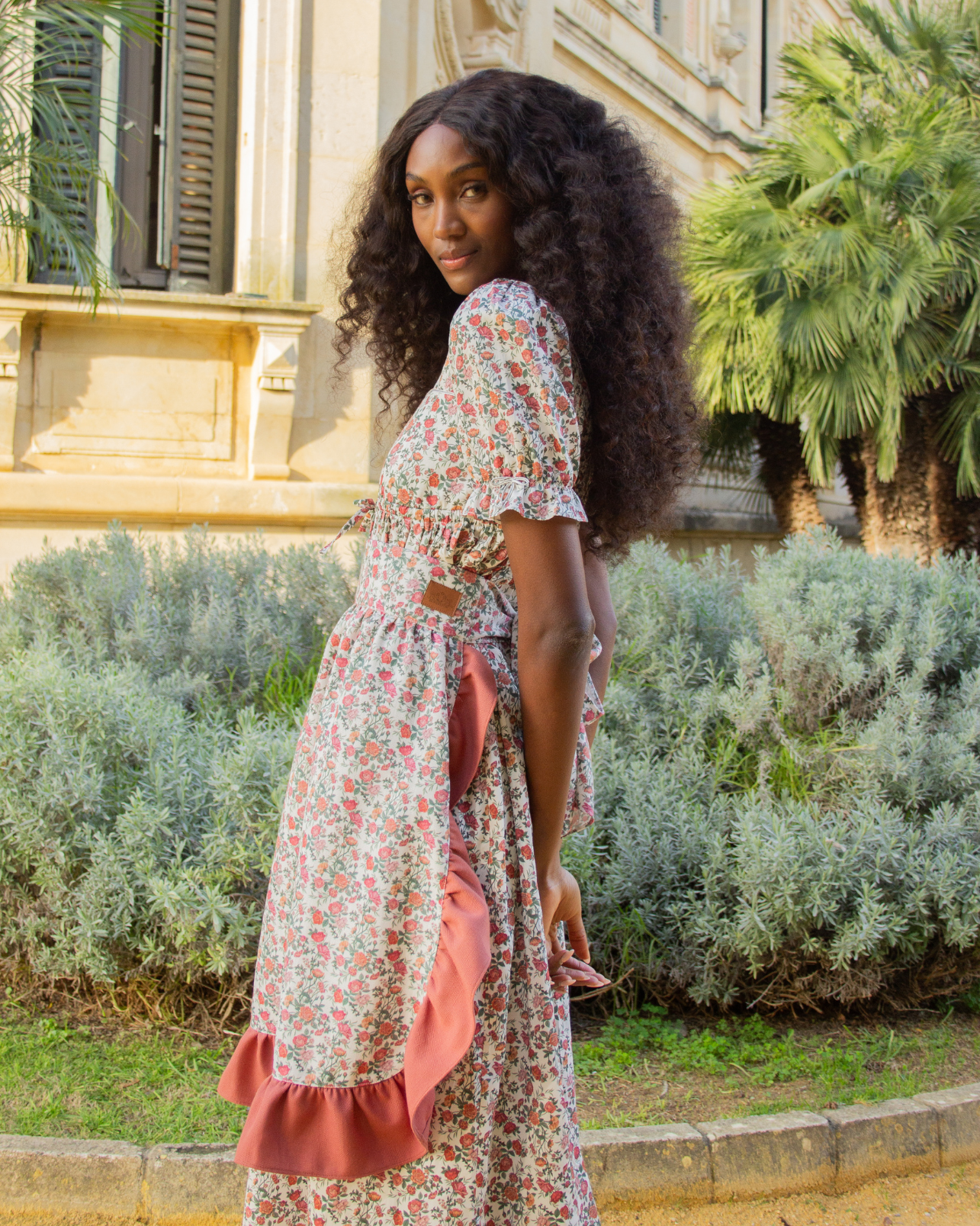 DELANTAL ROSES COURT