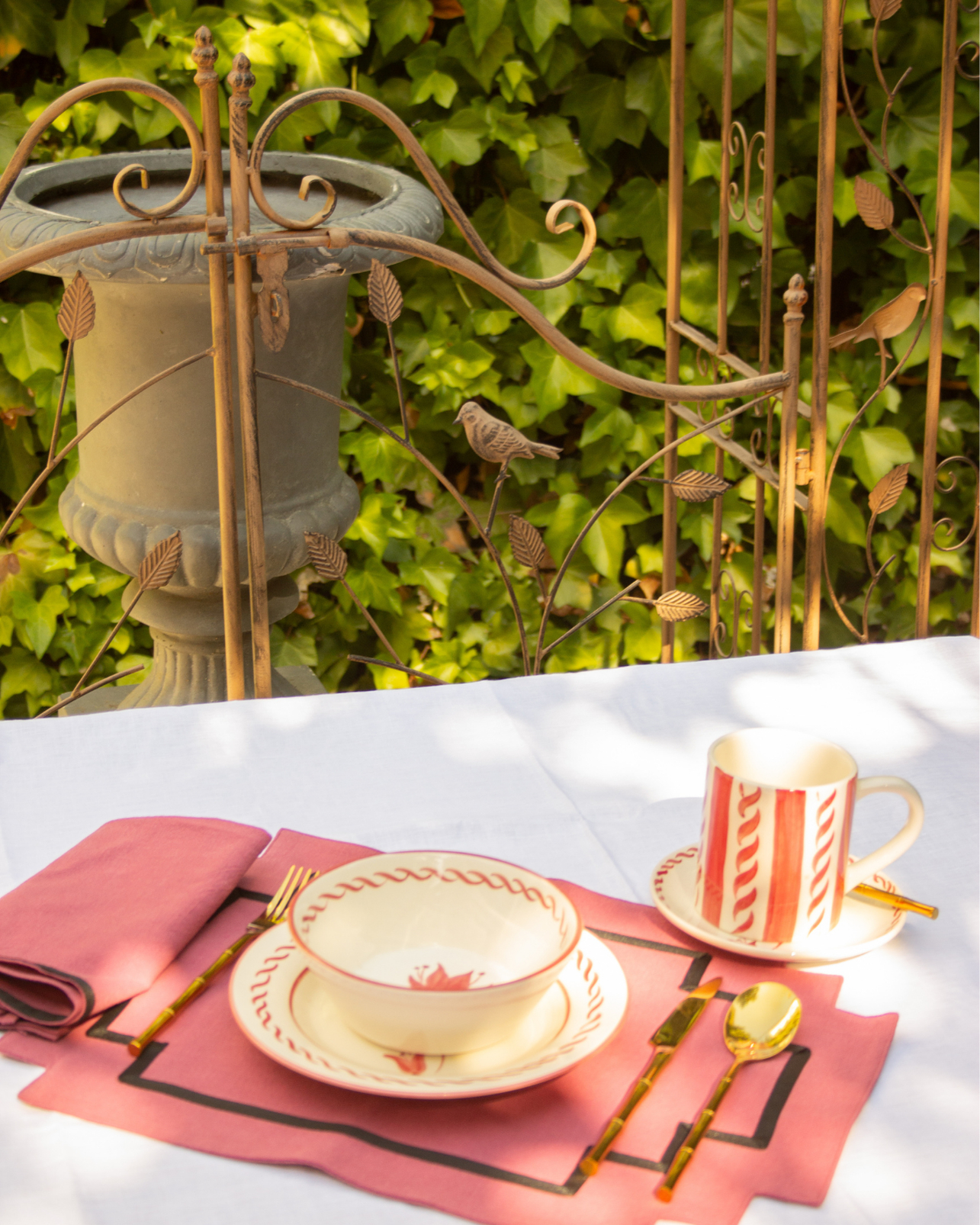 PLACEMAT AND NAPKIN ICON