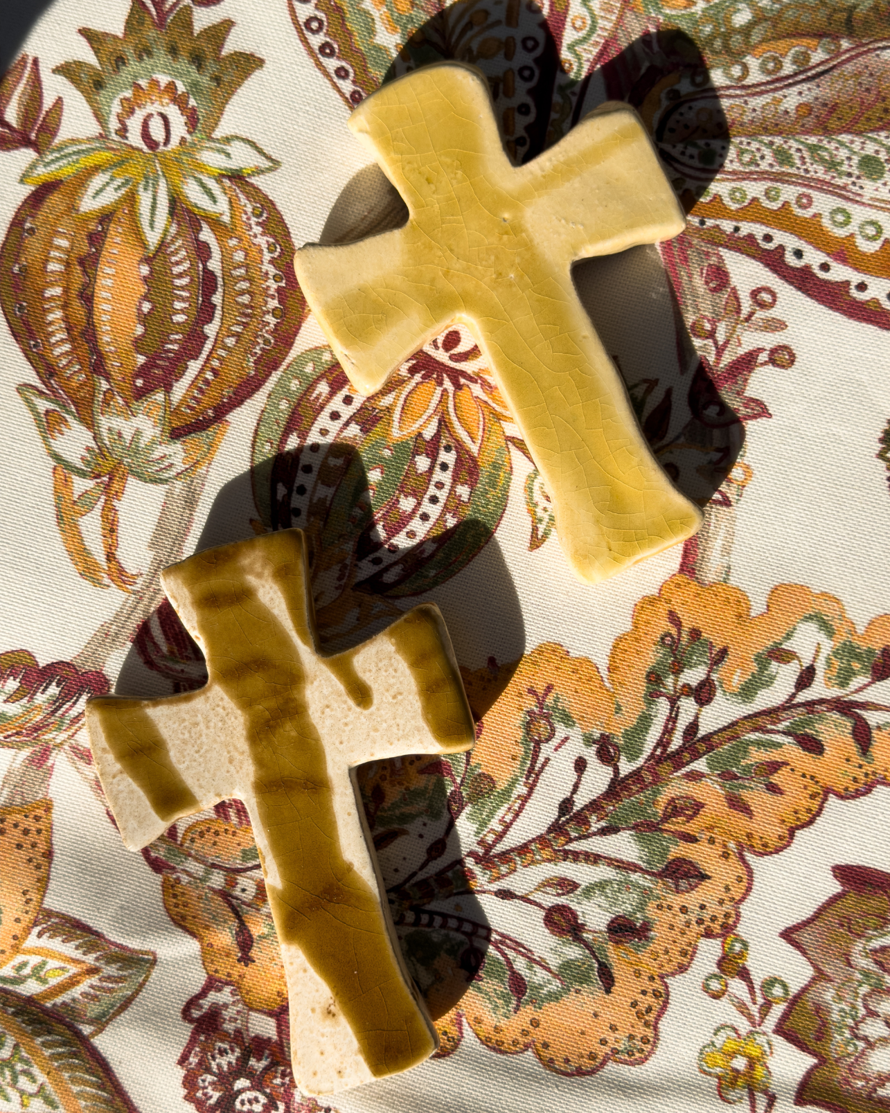 CRUZ DE CERÁMICA (Beige)