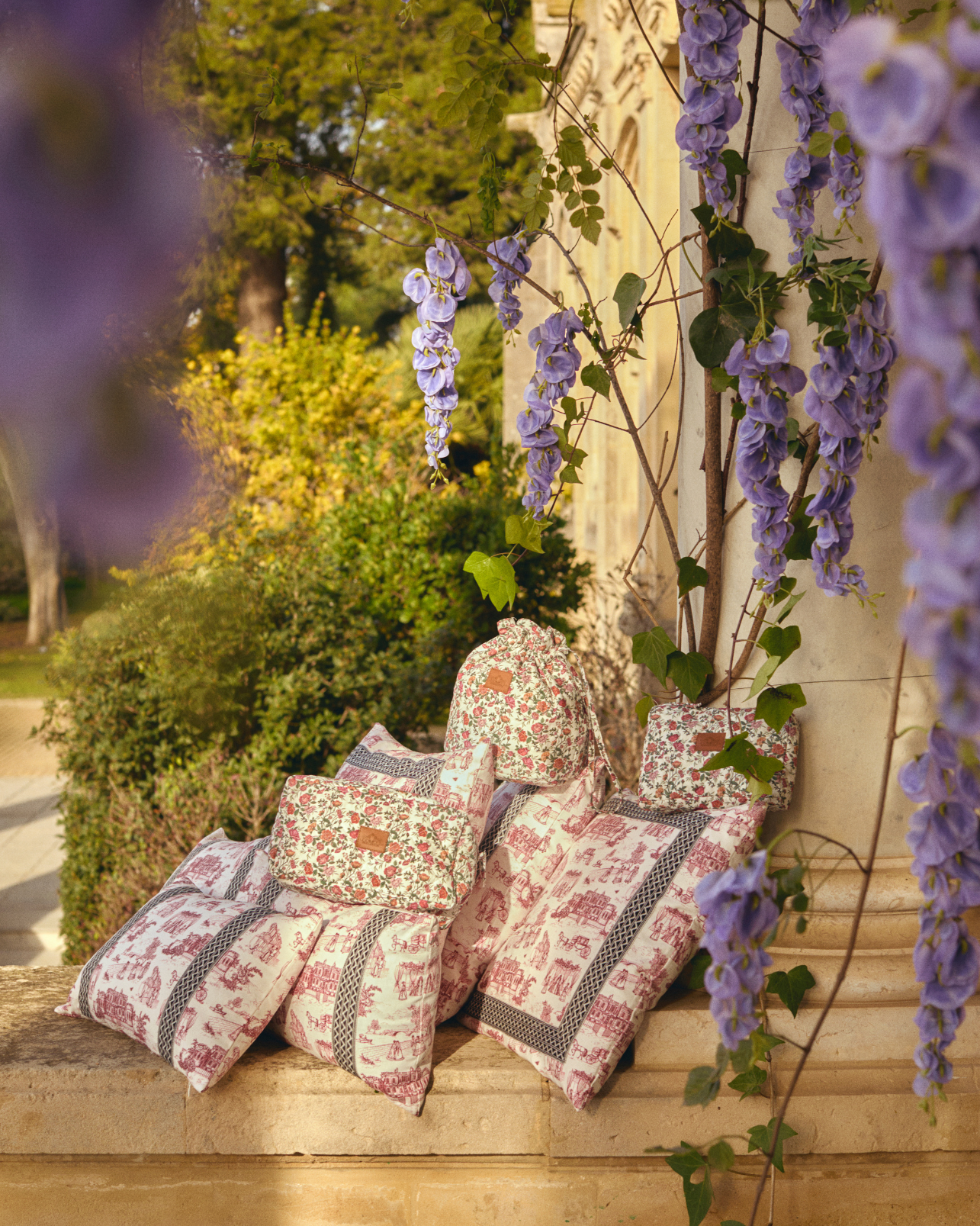 NECESER SACO ROSES COURT