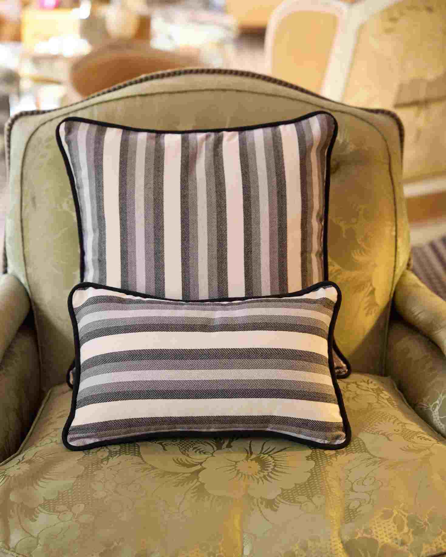 COJÍN BRECA GRANDE (negro)