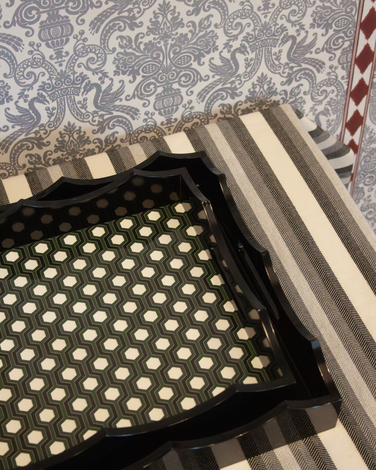 BANDEJA AURORA GRÁFICA (Verde y negro)